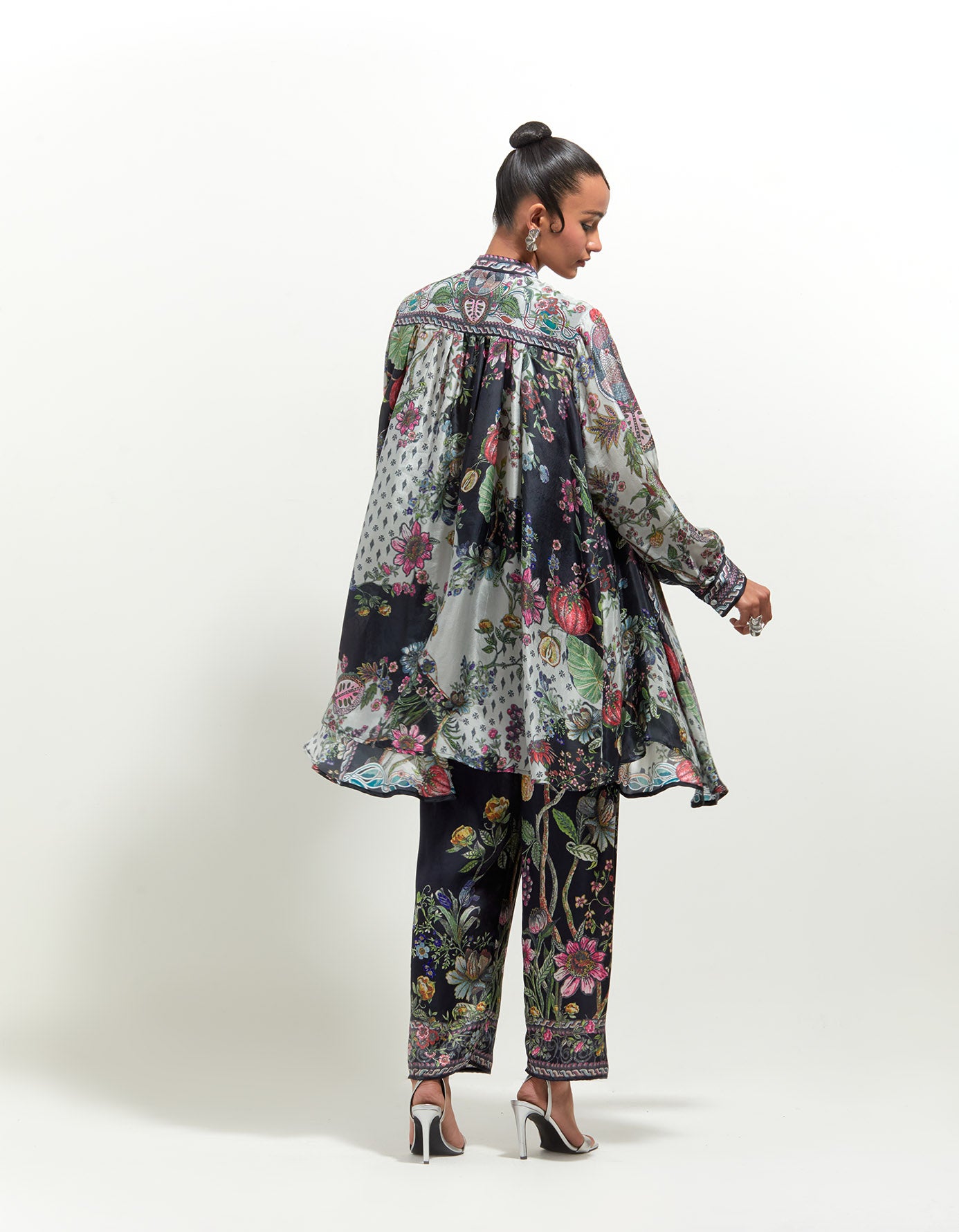 Florence : Nilofer - Black/Taupe