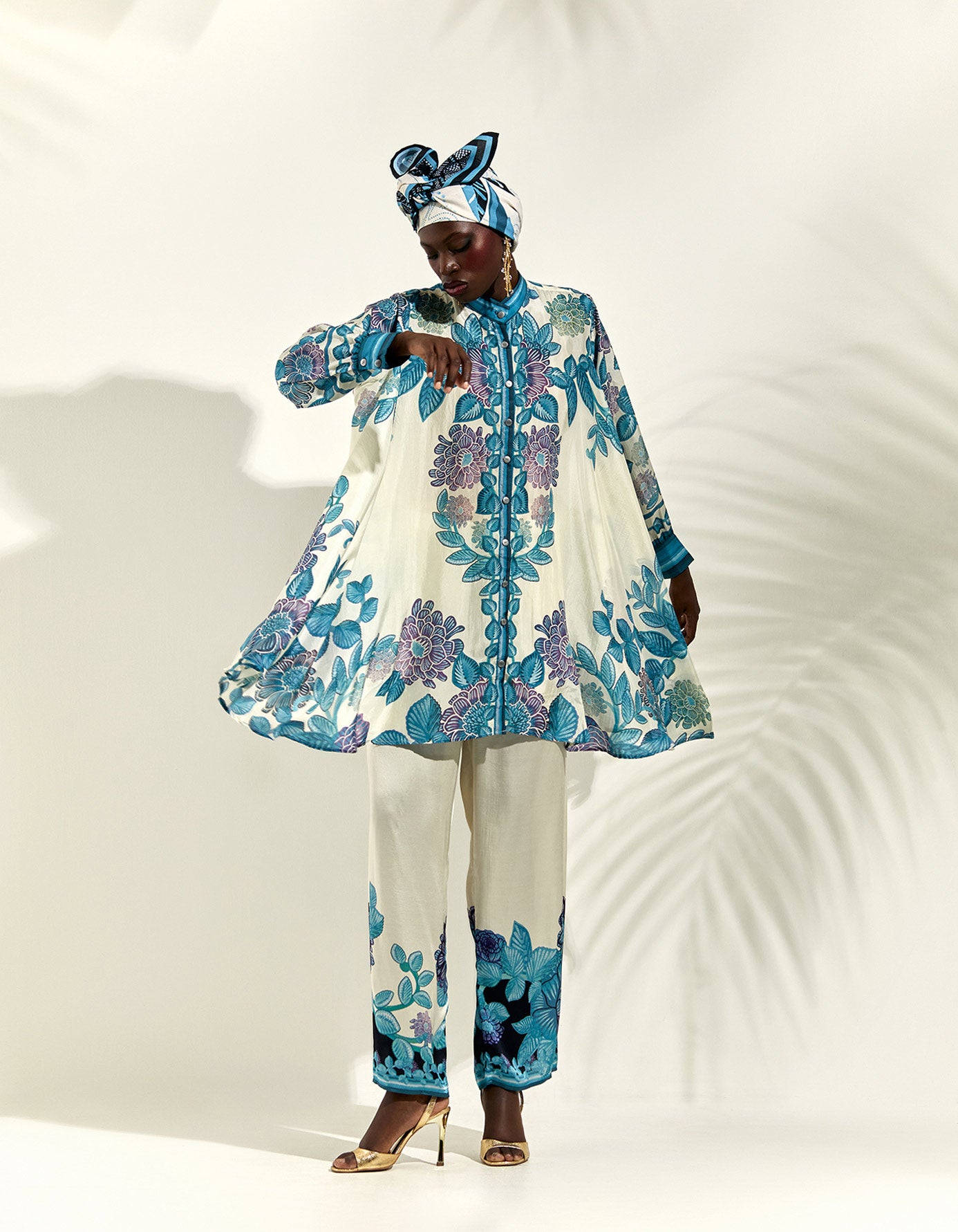 Jamaica : Nilofer - Ivory/Blue