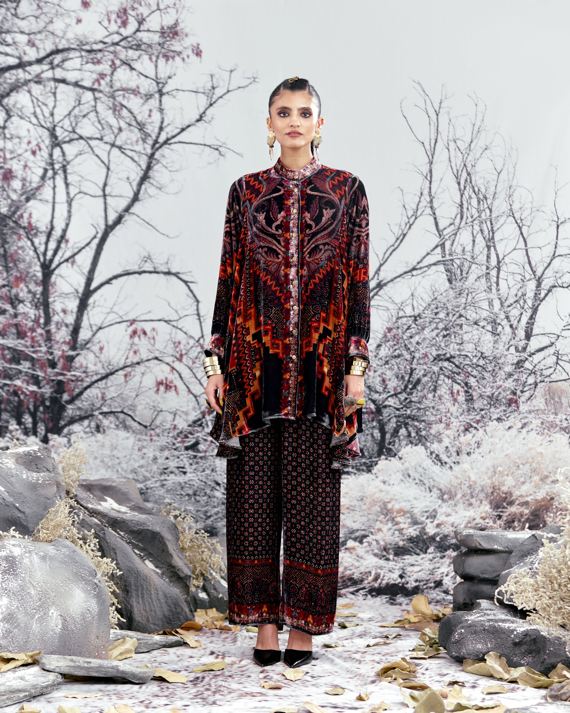 Tijori : Nilofer - Black