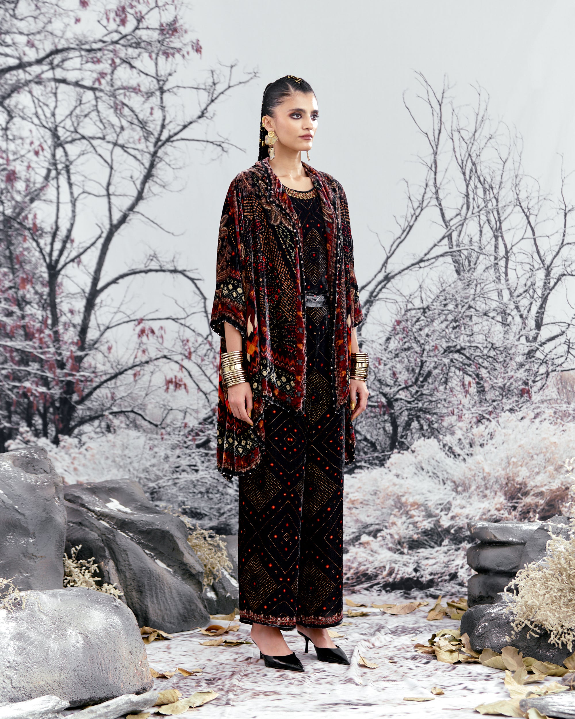 Tijori : Adhira - Black