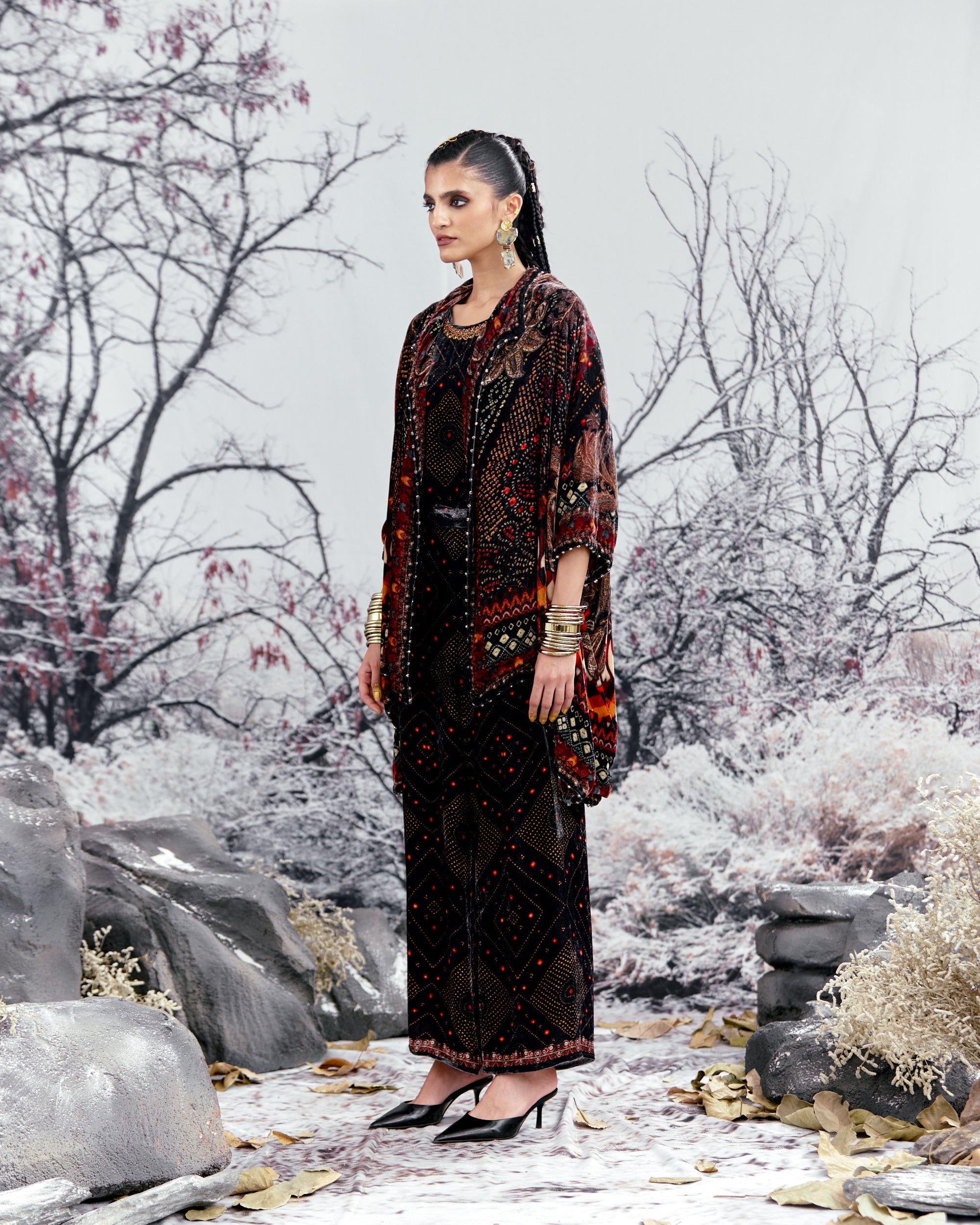 Tijori : Adhira - Black