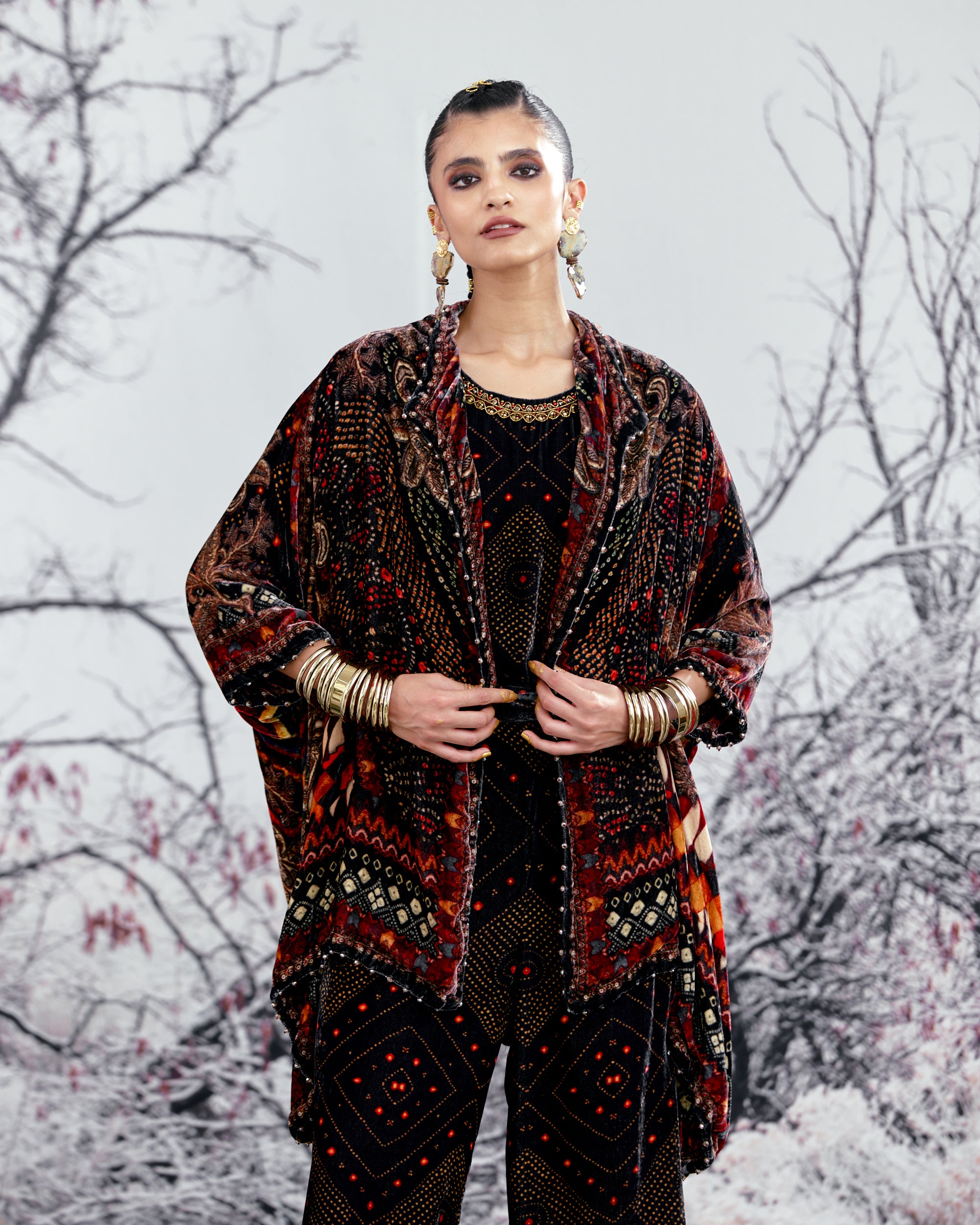 Tijori : Adhira - Black