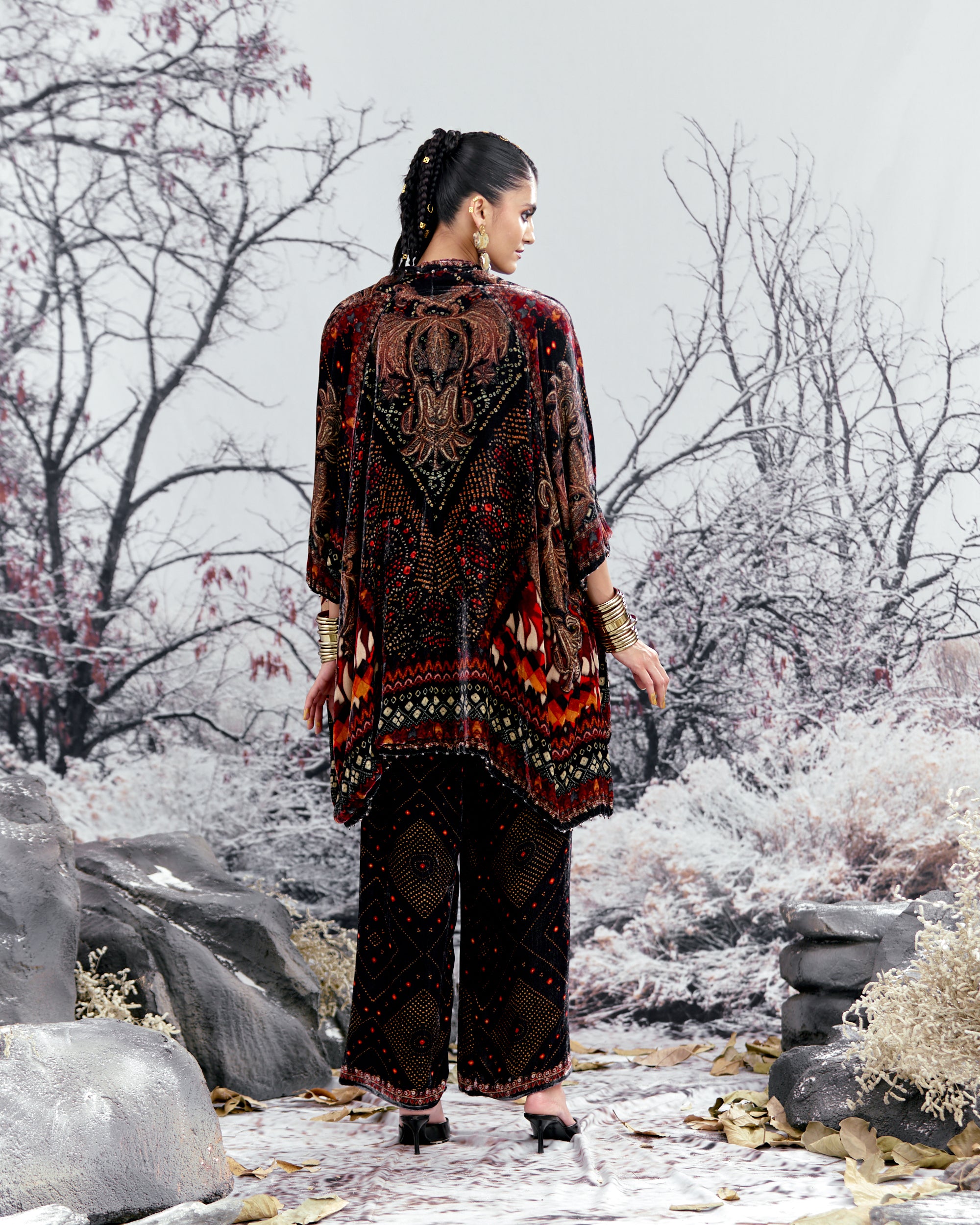 Tijori : Adhira - Black