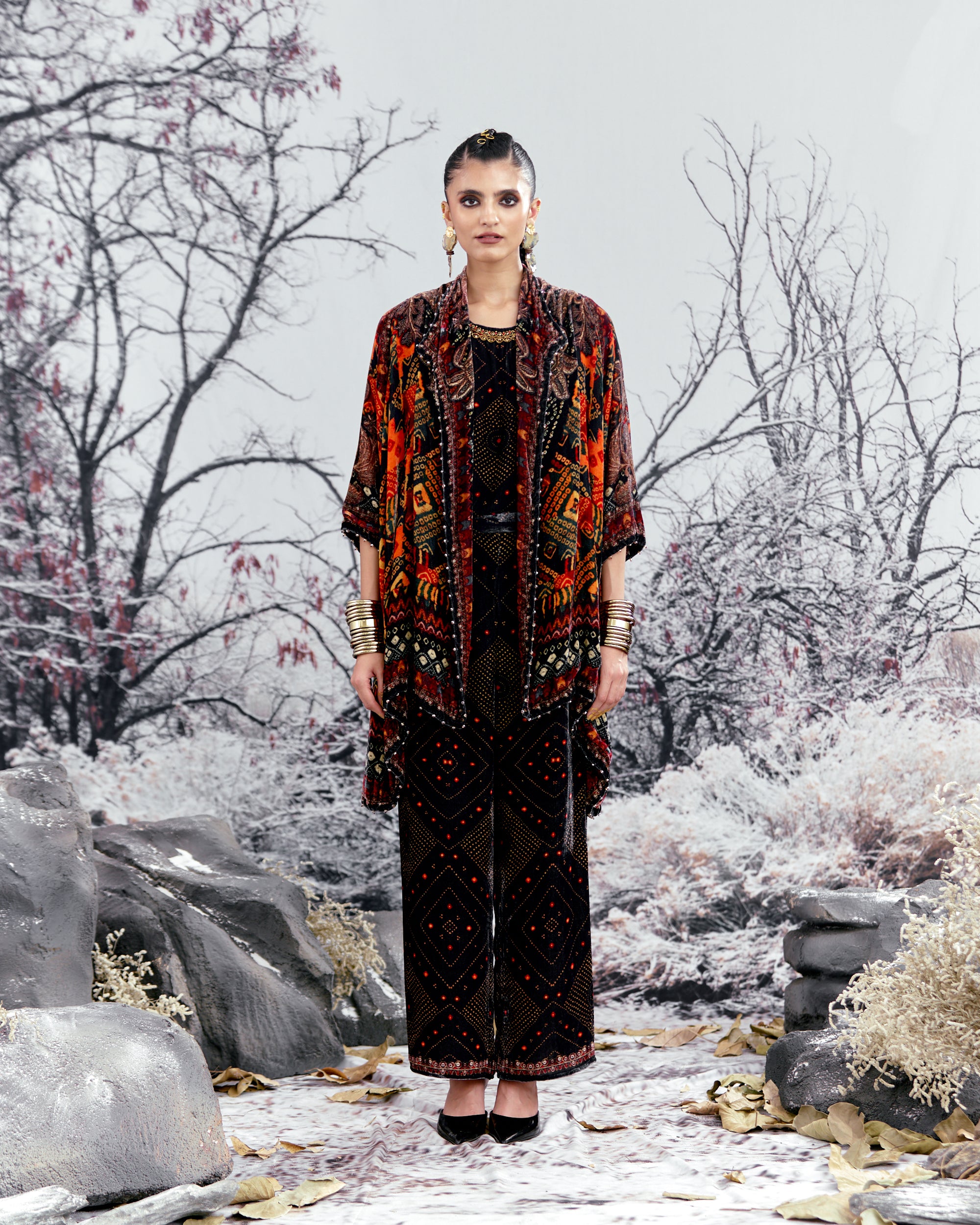 Tijori : Adhira - Black
