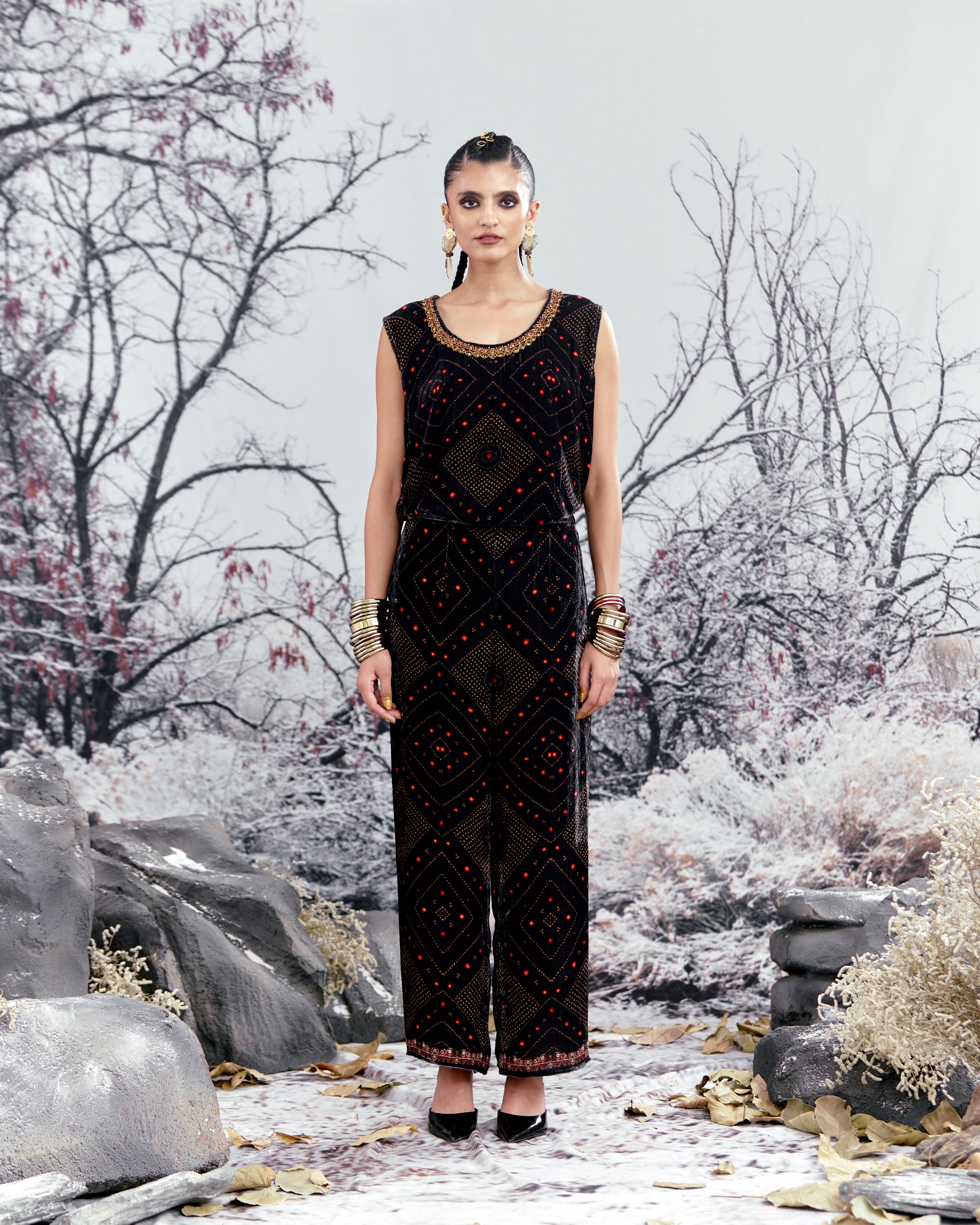 Tijori : Adhira - Black