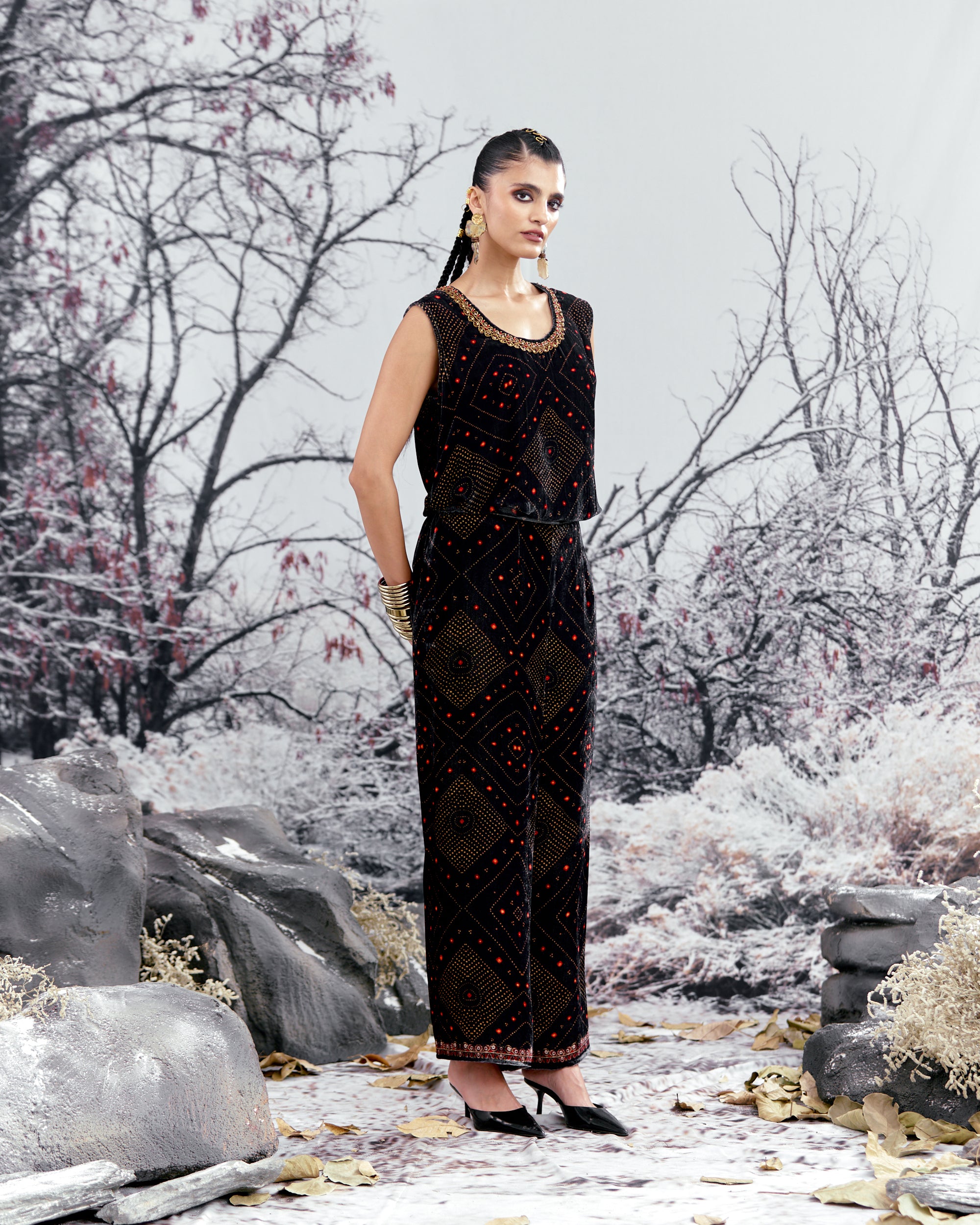 Tijori : Adhira - Black