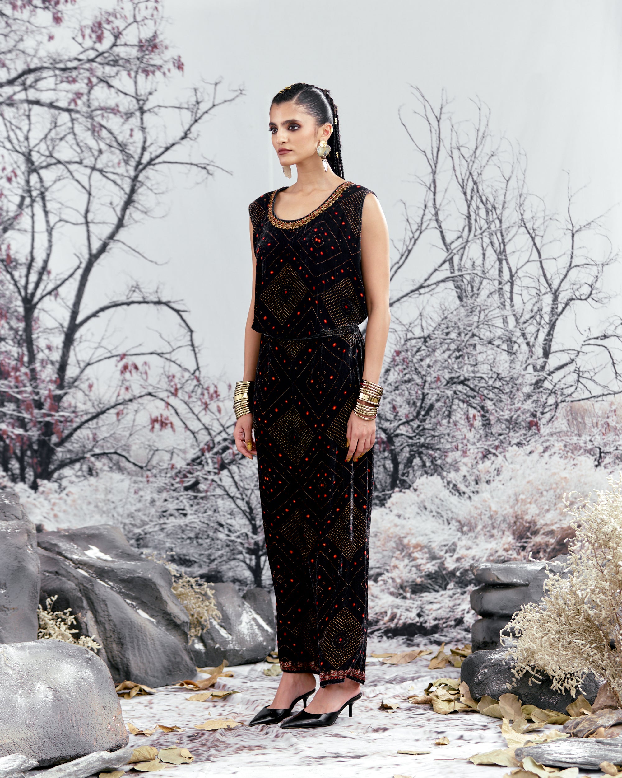 Tijori : Adhira - Black