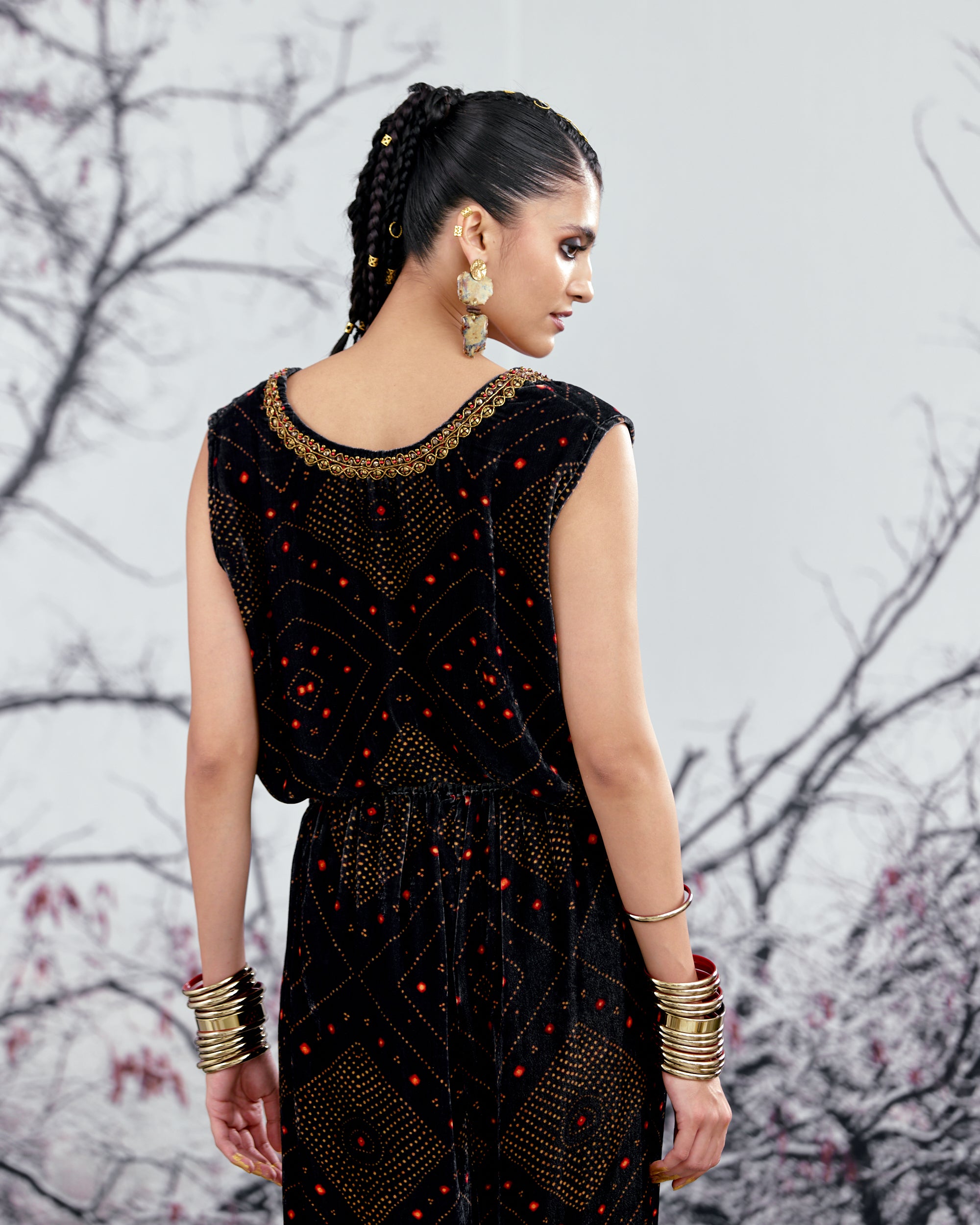 Tijori : Adhira - Black
