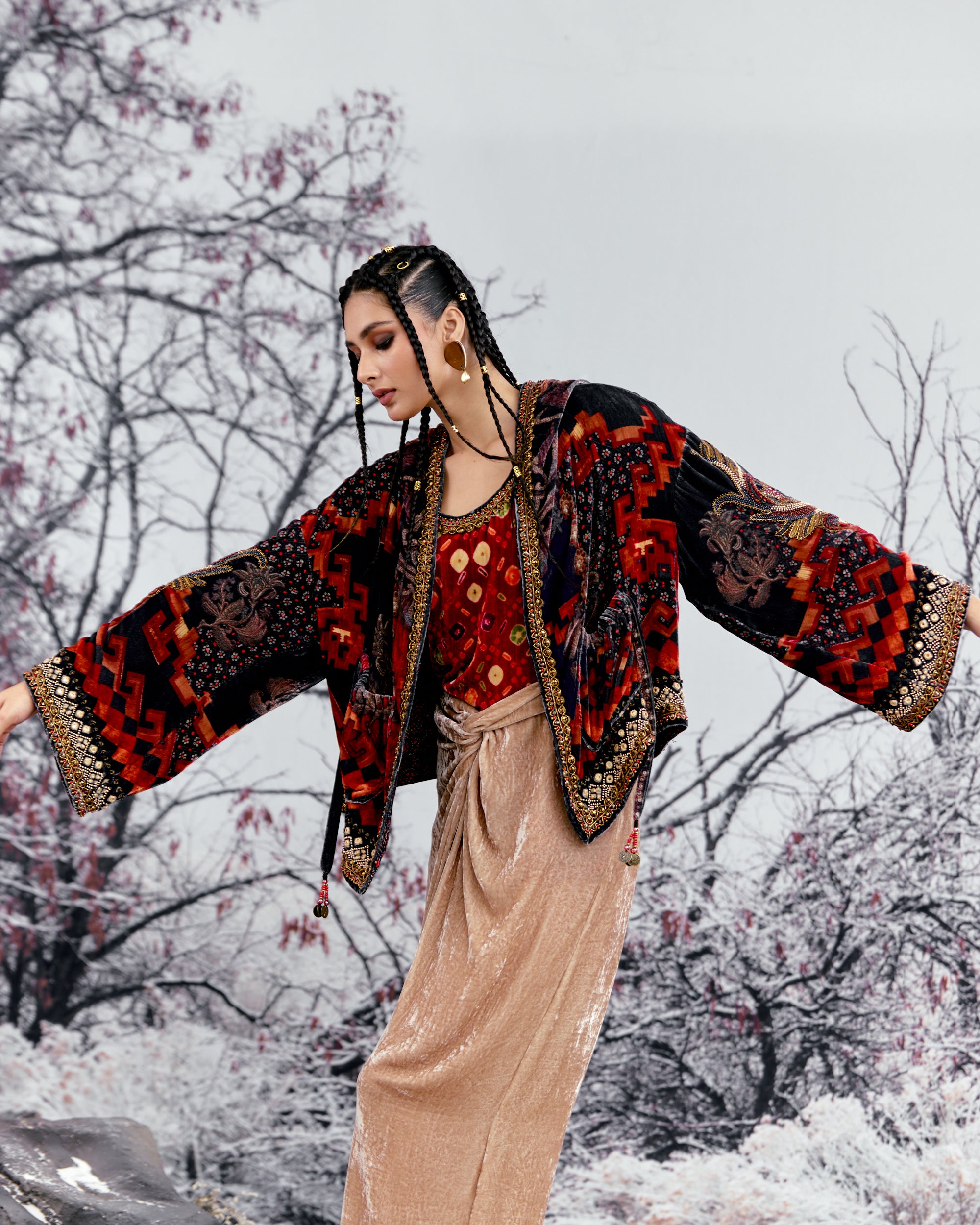 Tijori : Romania - Black/Rust