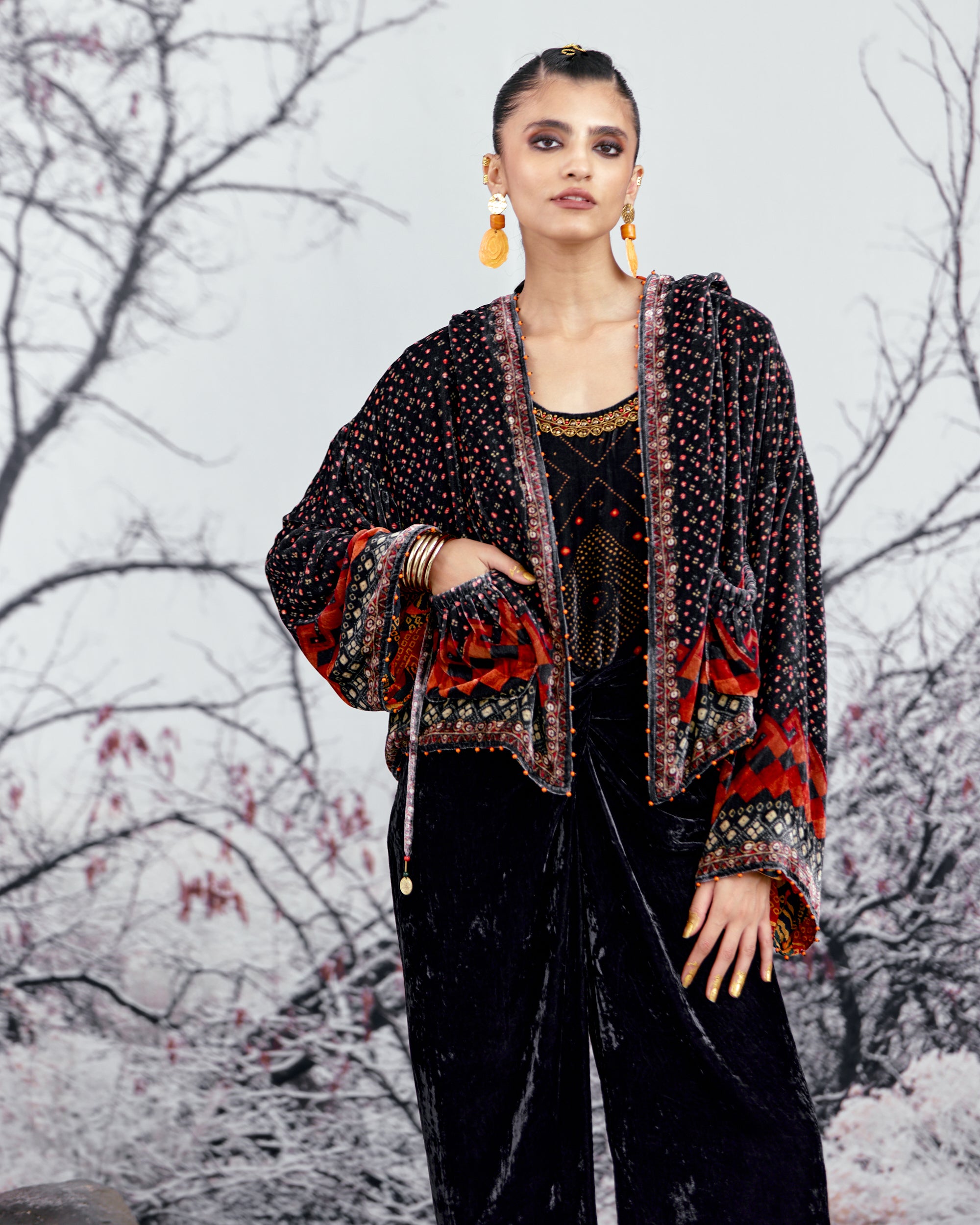 Tijori : Romania - Black