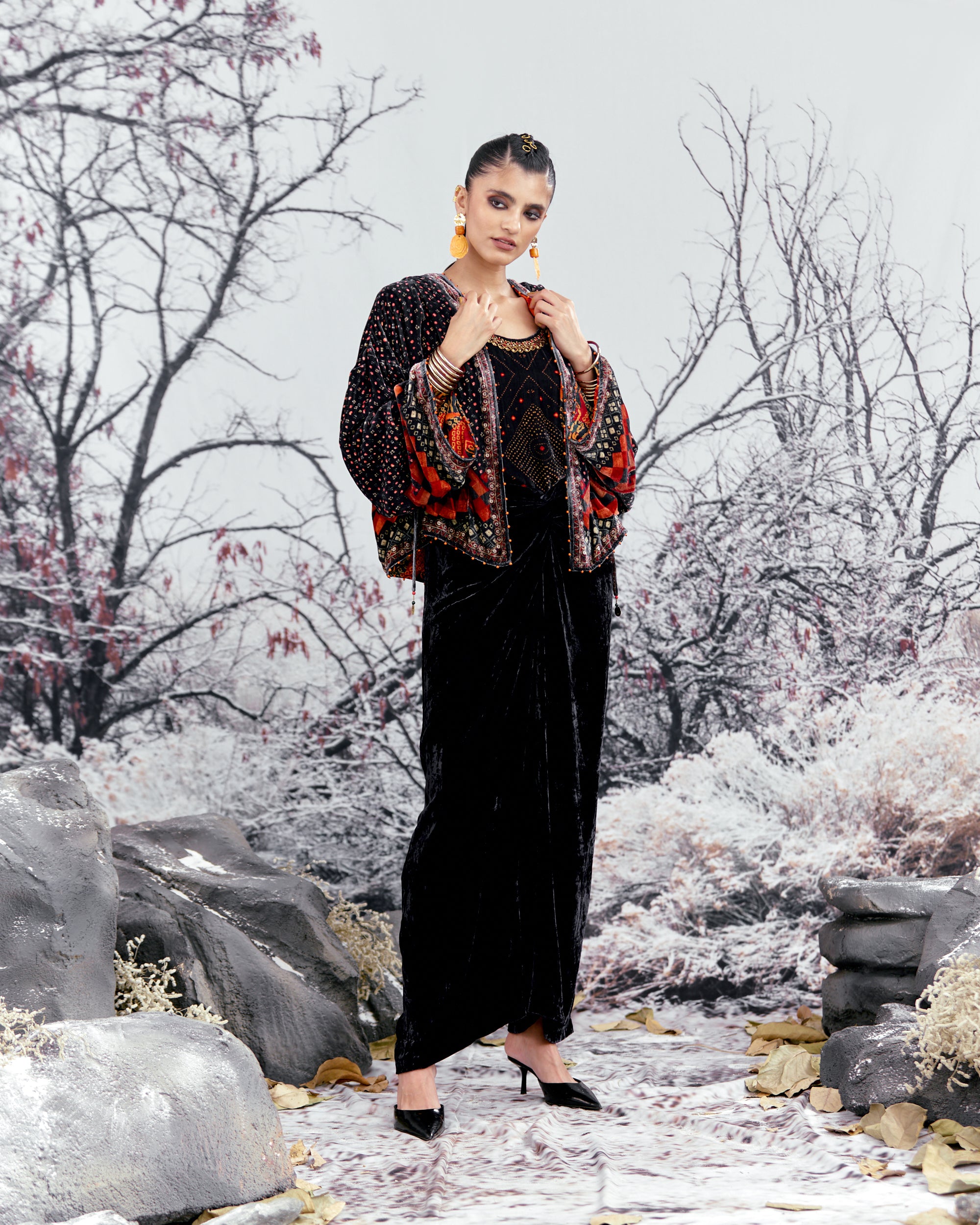 Tijori : Romania - Black