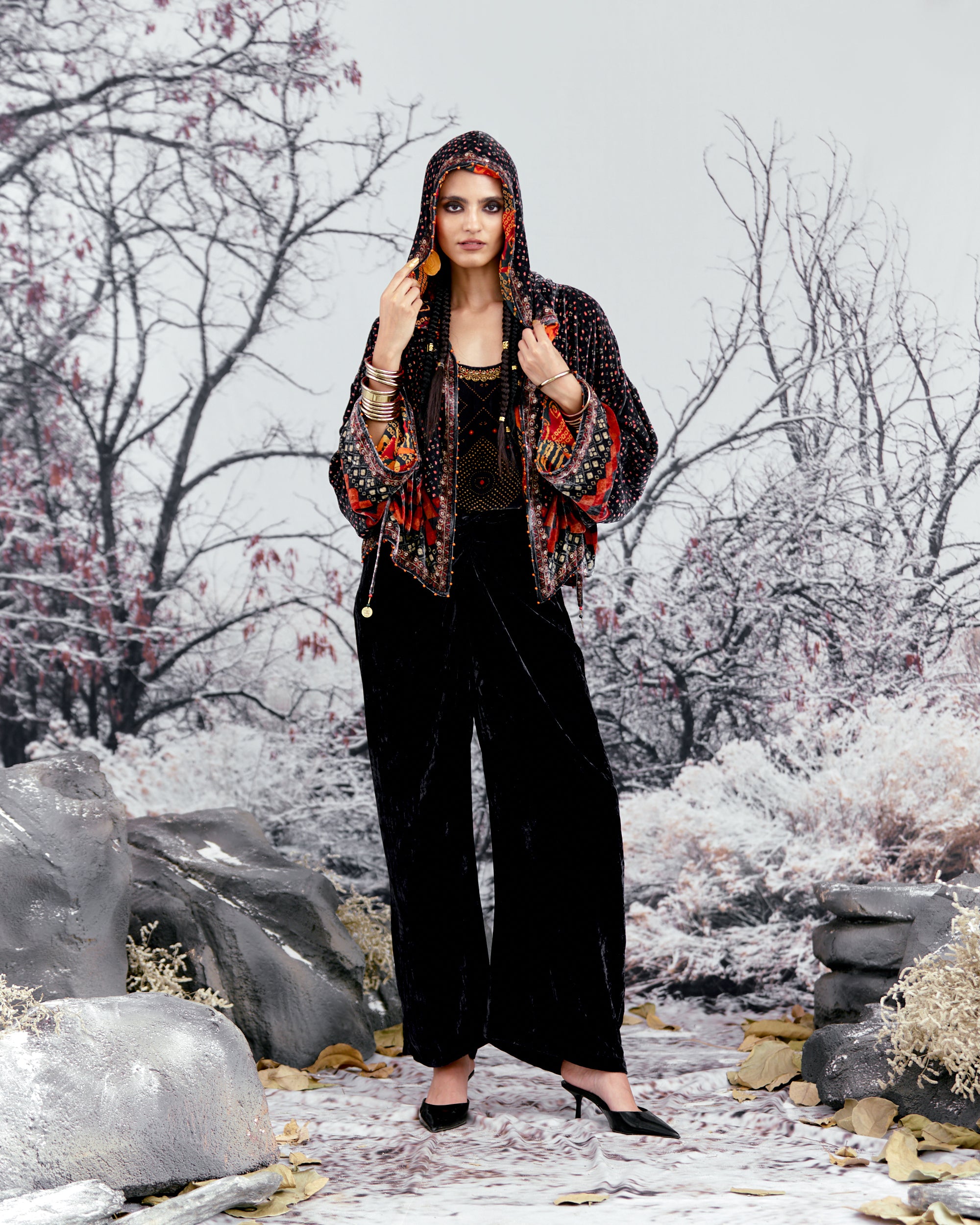 Tijori : Romania - Black