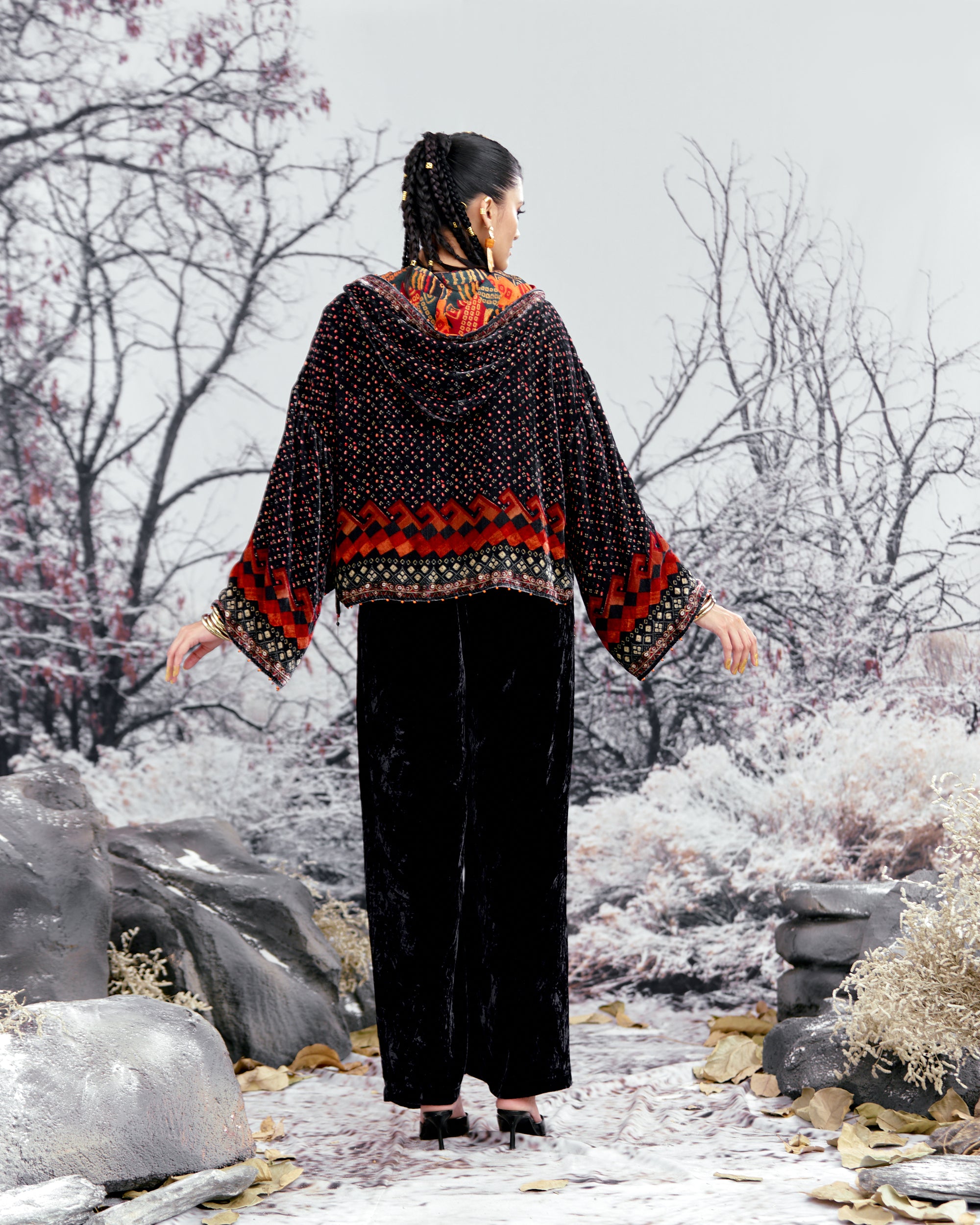 Tijori : Romania - Black