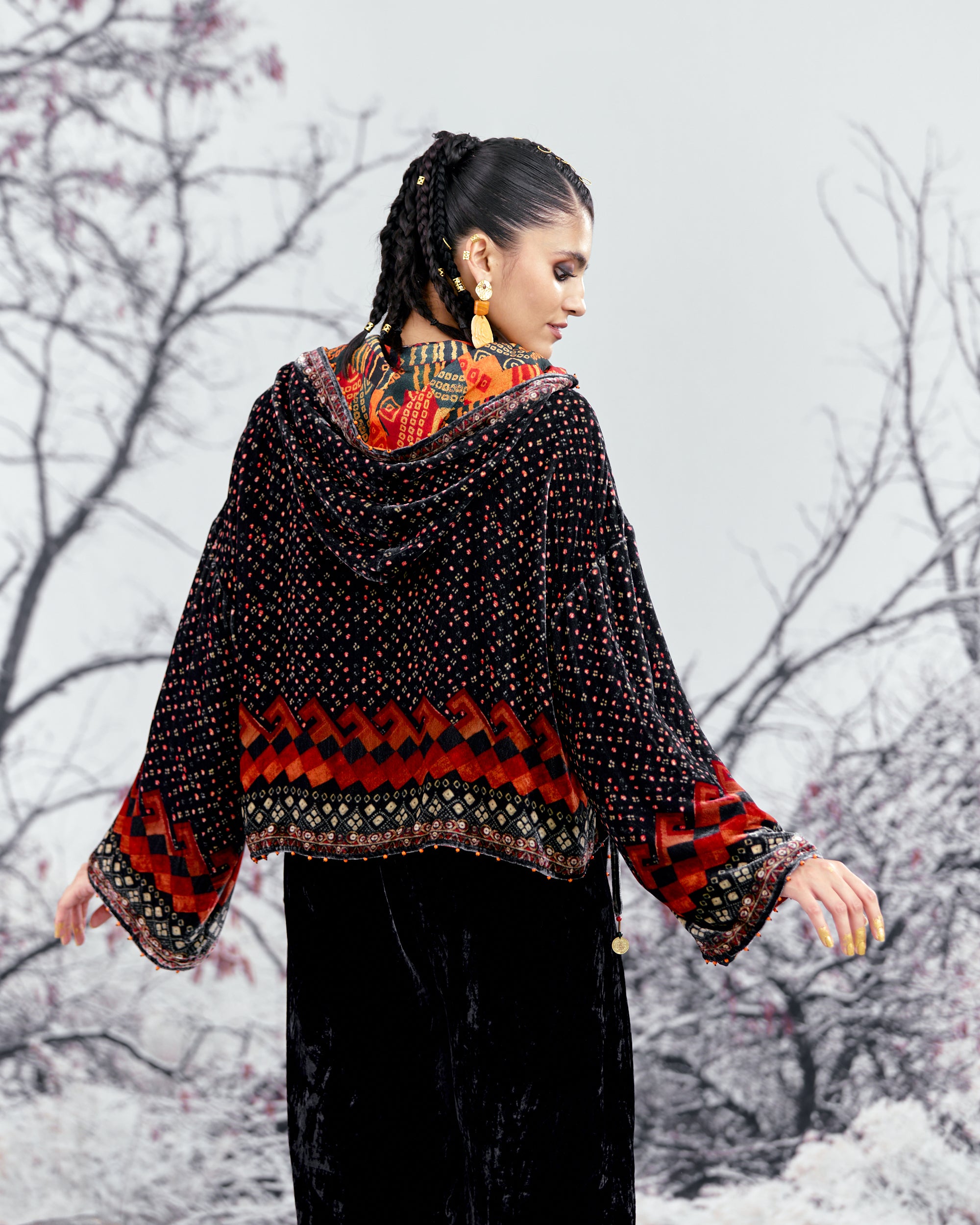 Tijori : Romania - Black