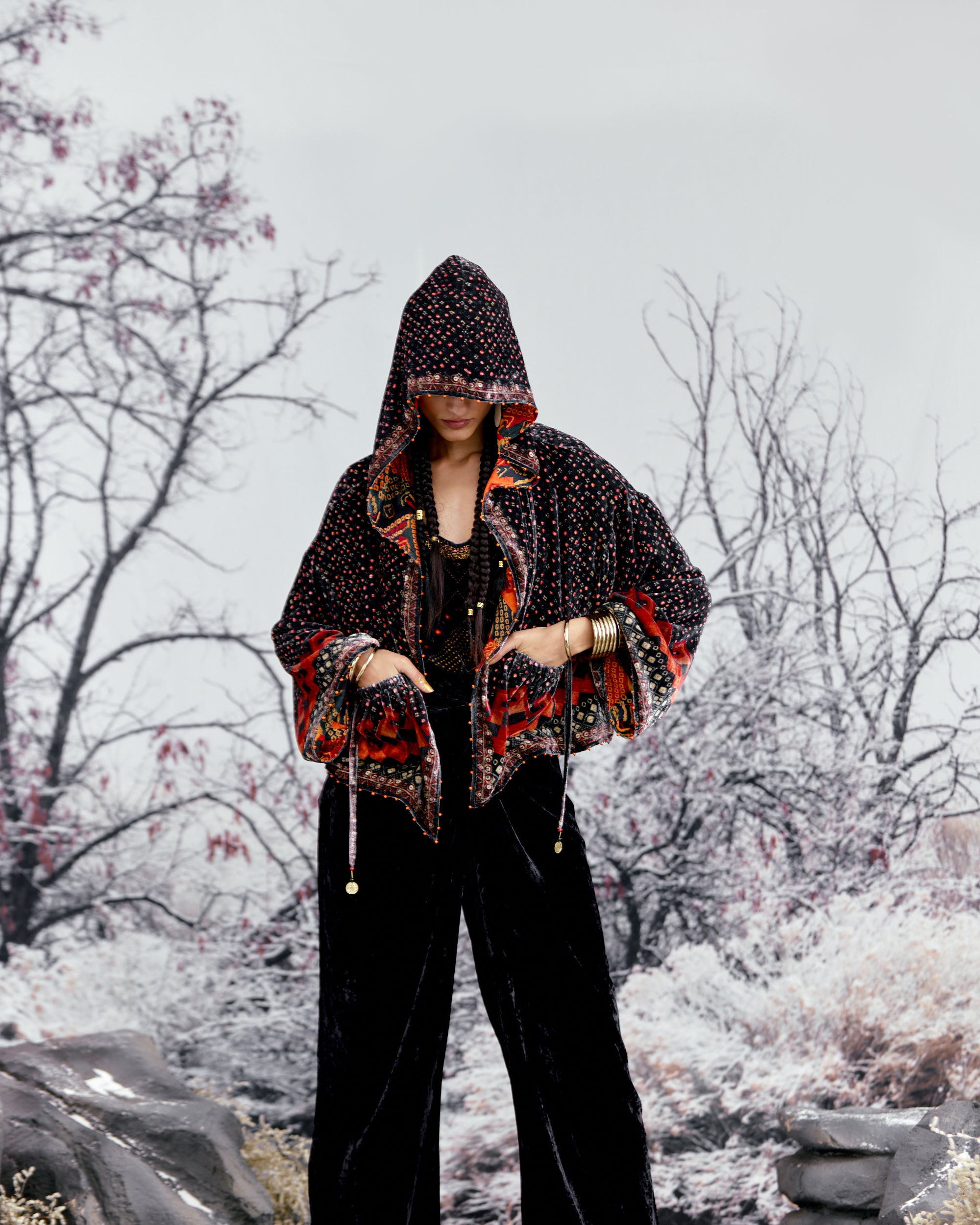 Tijori : Romania - Black