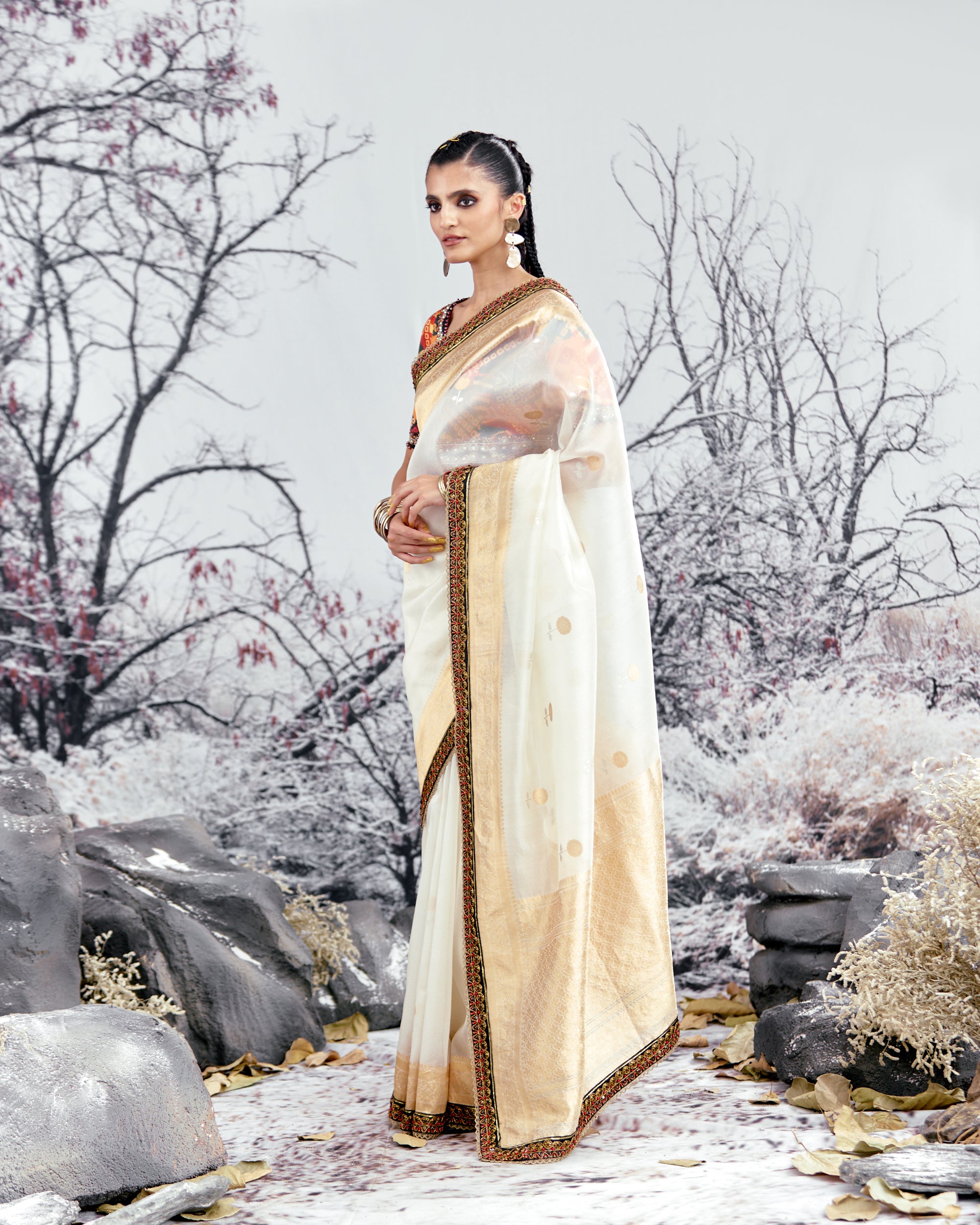 Tijori : Savitri - Ivory