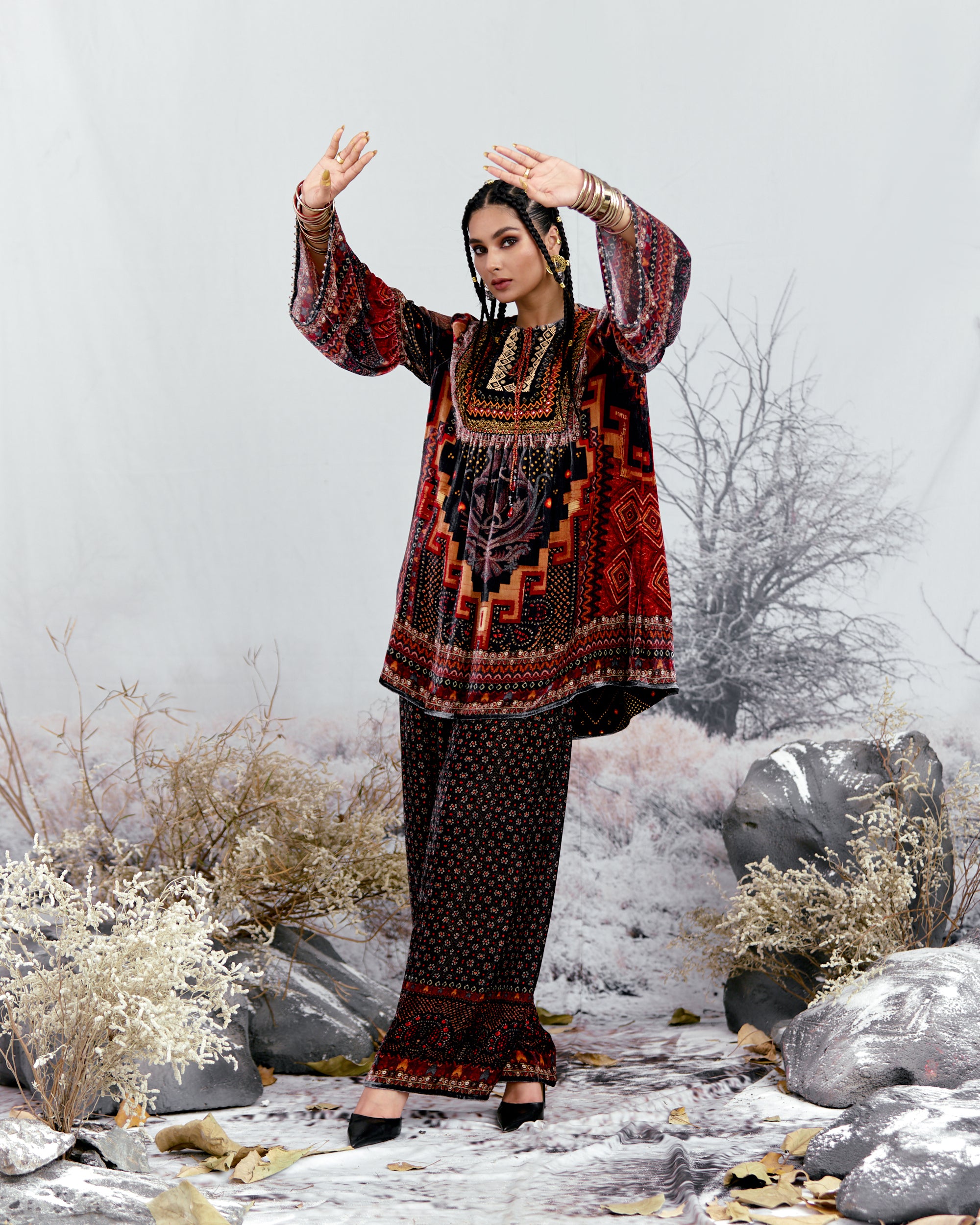 Tijori : Pankti - Black/Red