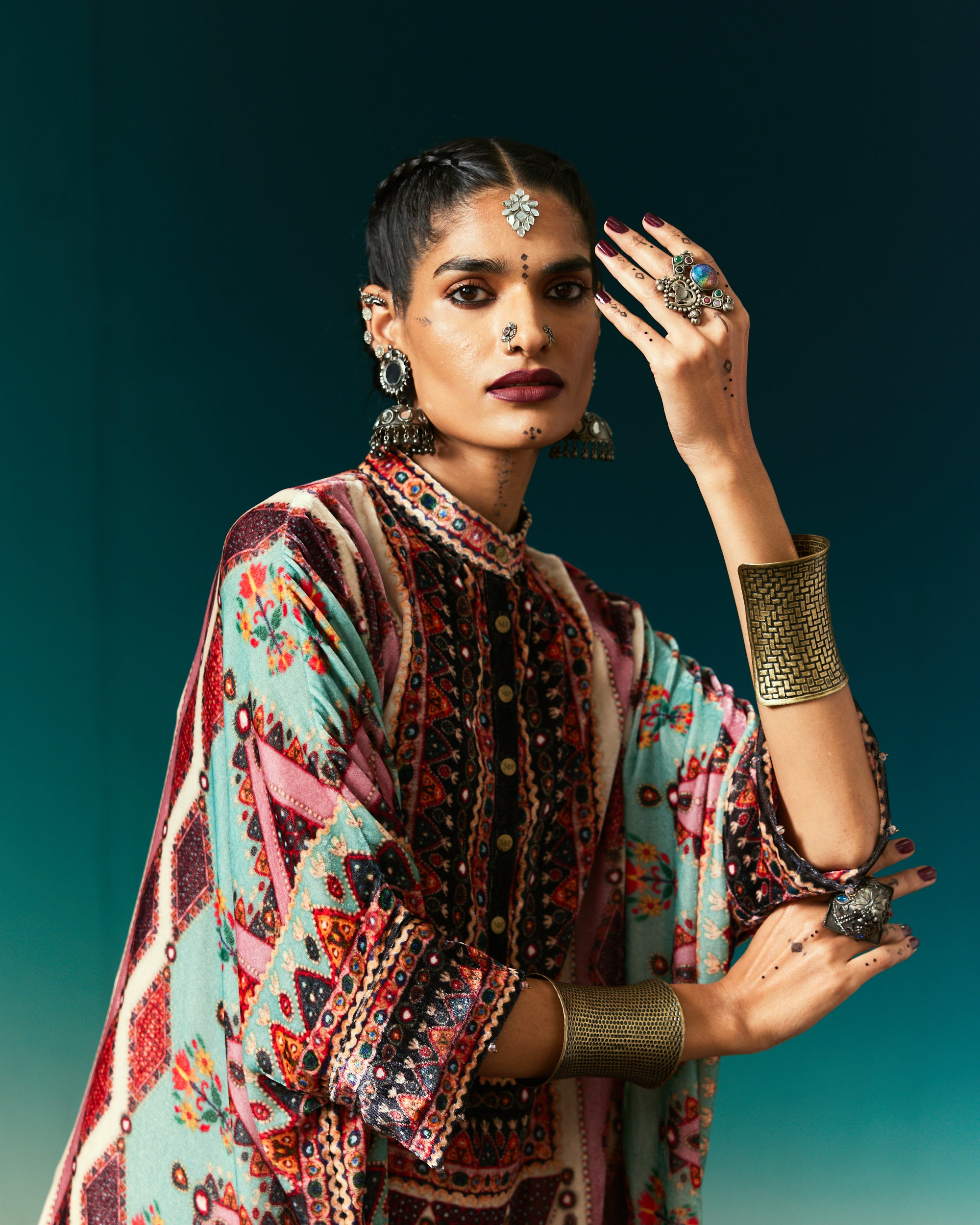 Kutch : Chanel 36" - Multi/Eggshell