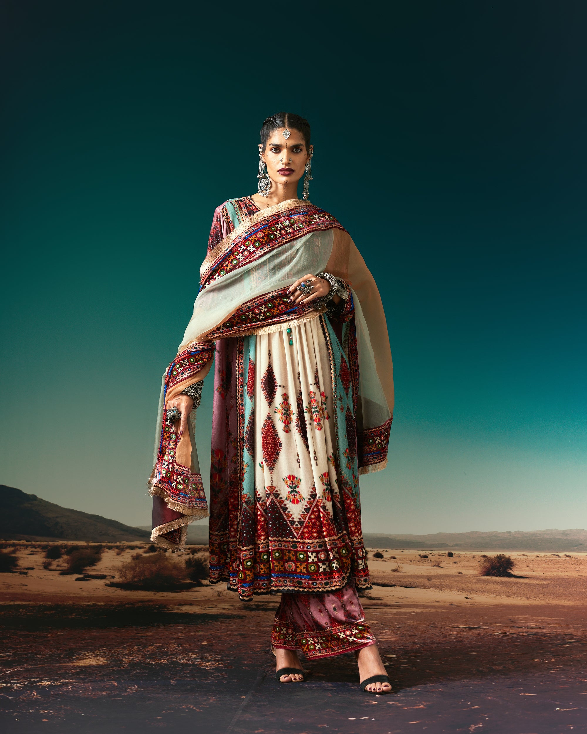 Kutch : Anisha - Eggshell/Rose/Sea Blue