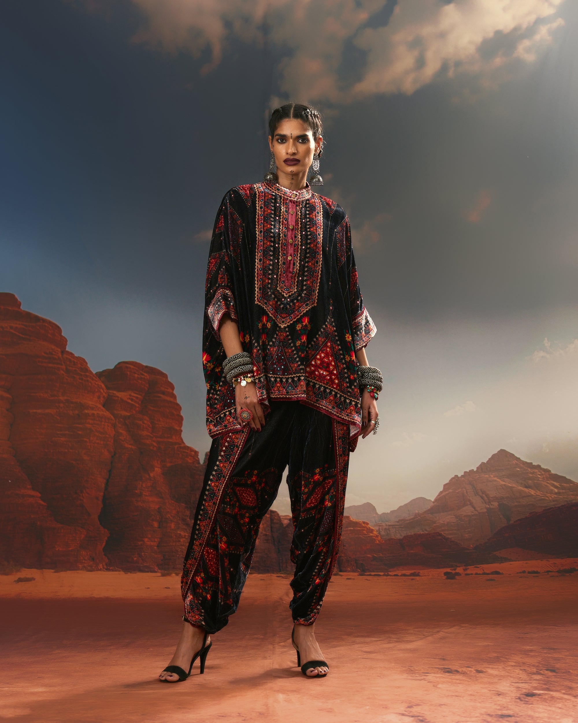 Kutch : Chanel - Black