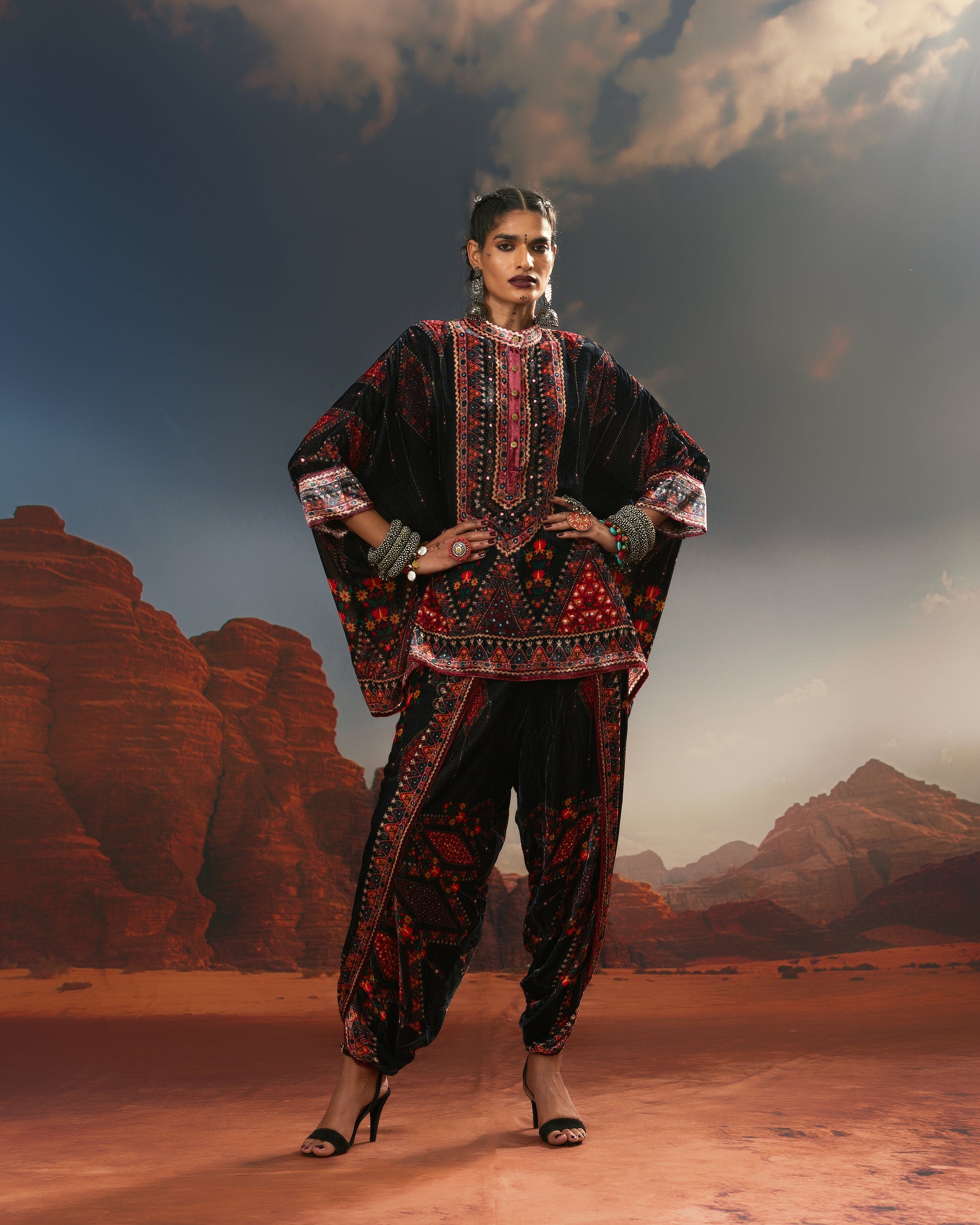 Kutch : Chanel - Black