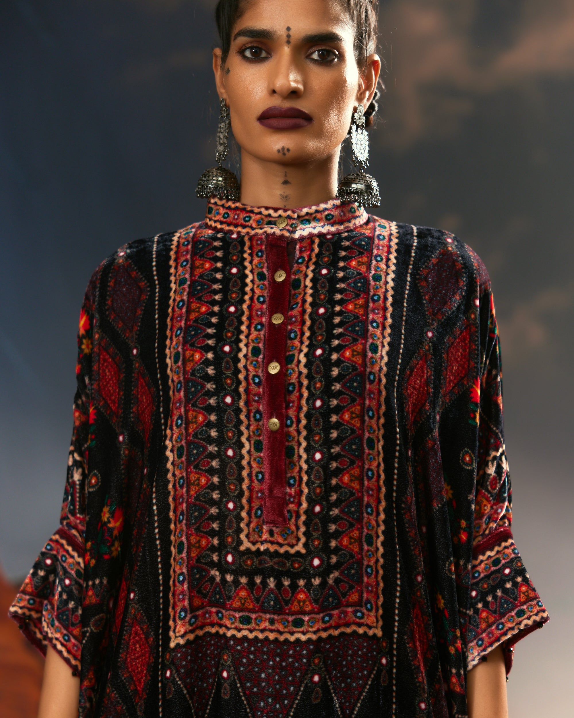 Kutch : Chanel 36" - Black