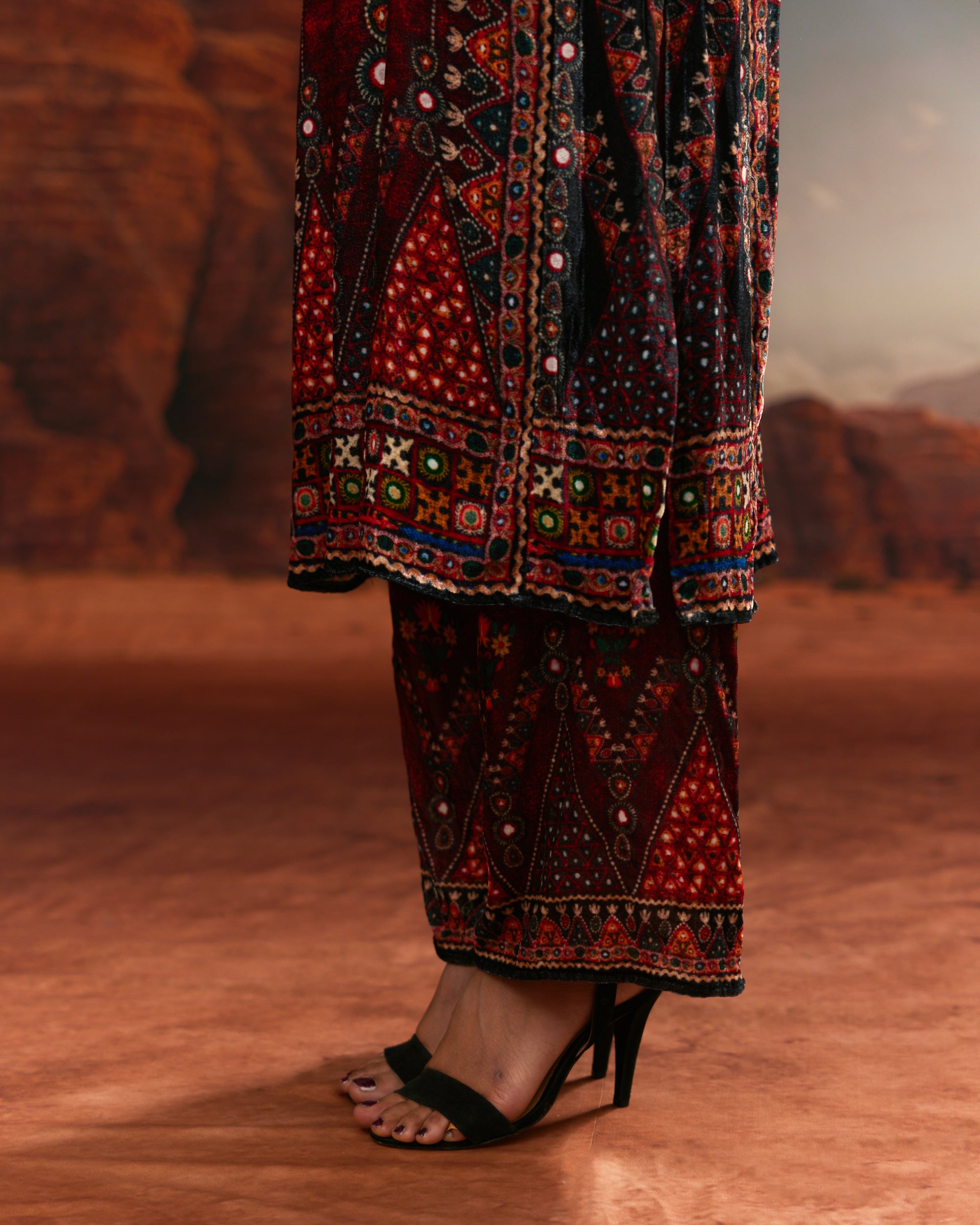 Kutch : Ghazala - Red/Teal/Black