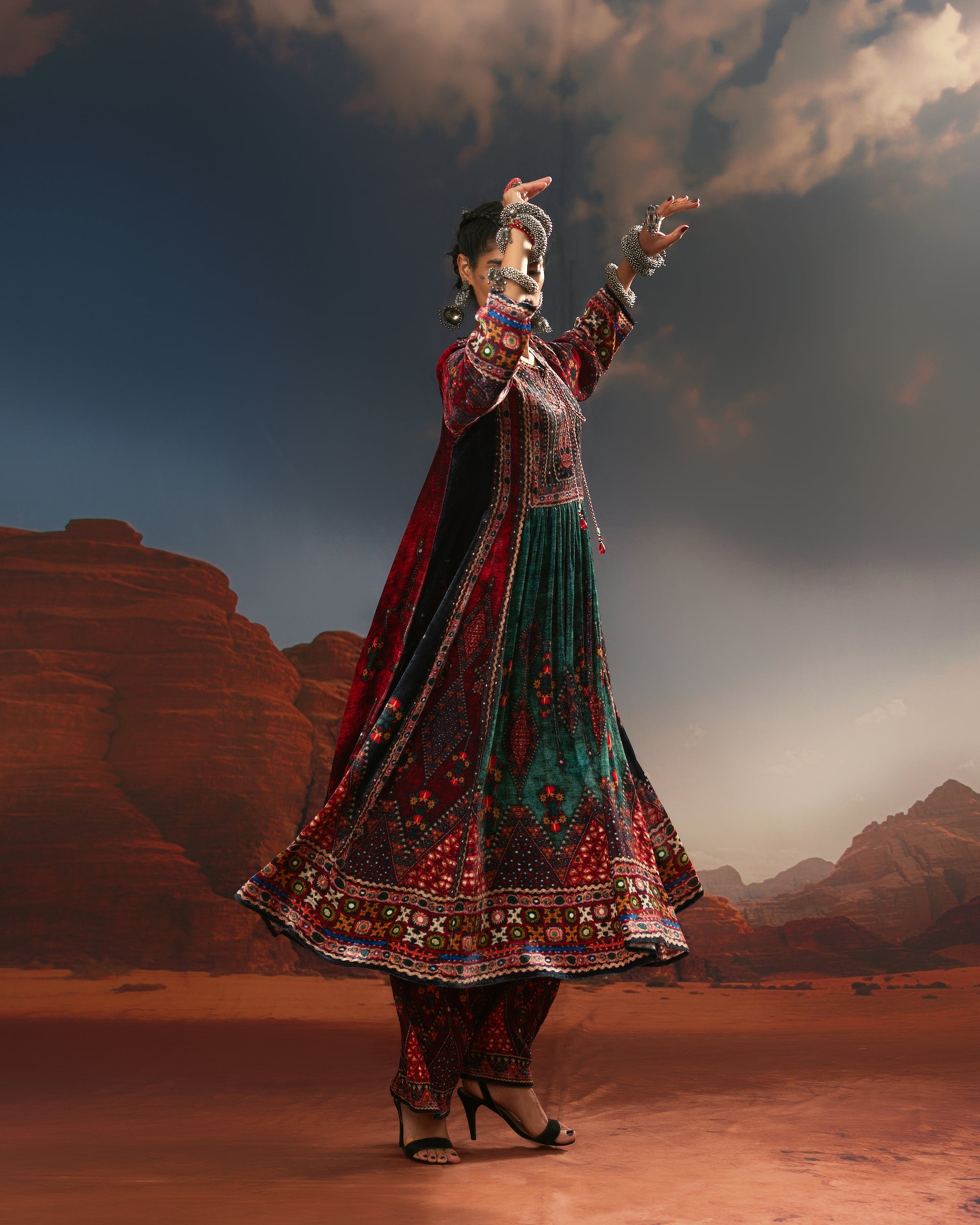 Kutch : Anisha - Teal/Red/Black