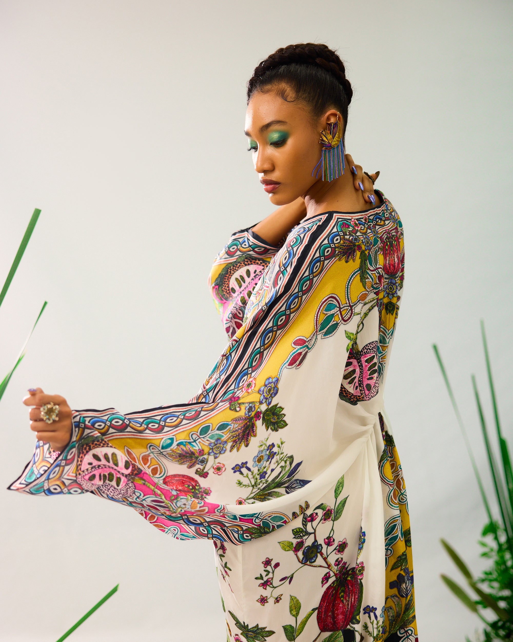 Florence : Rasika - White/Black