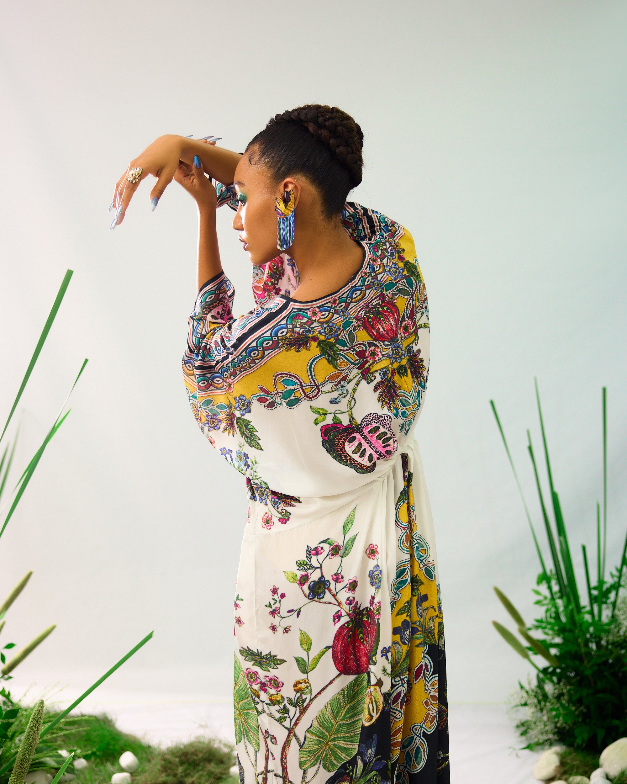 Florence : Rasika - White/Black