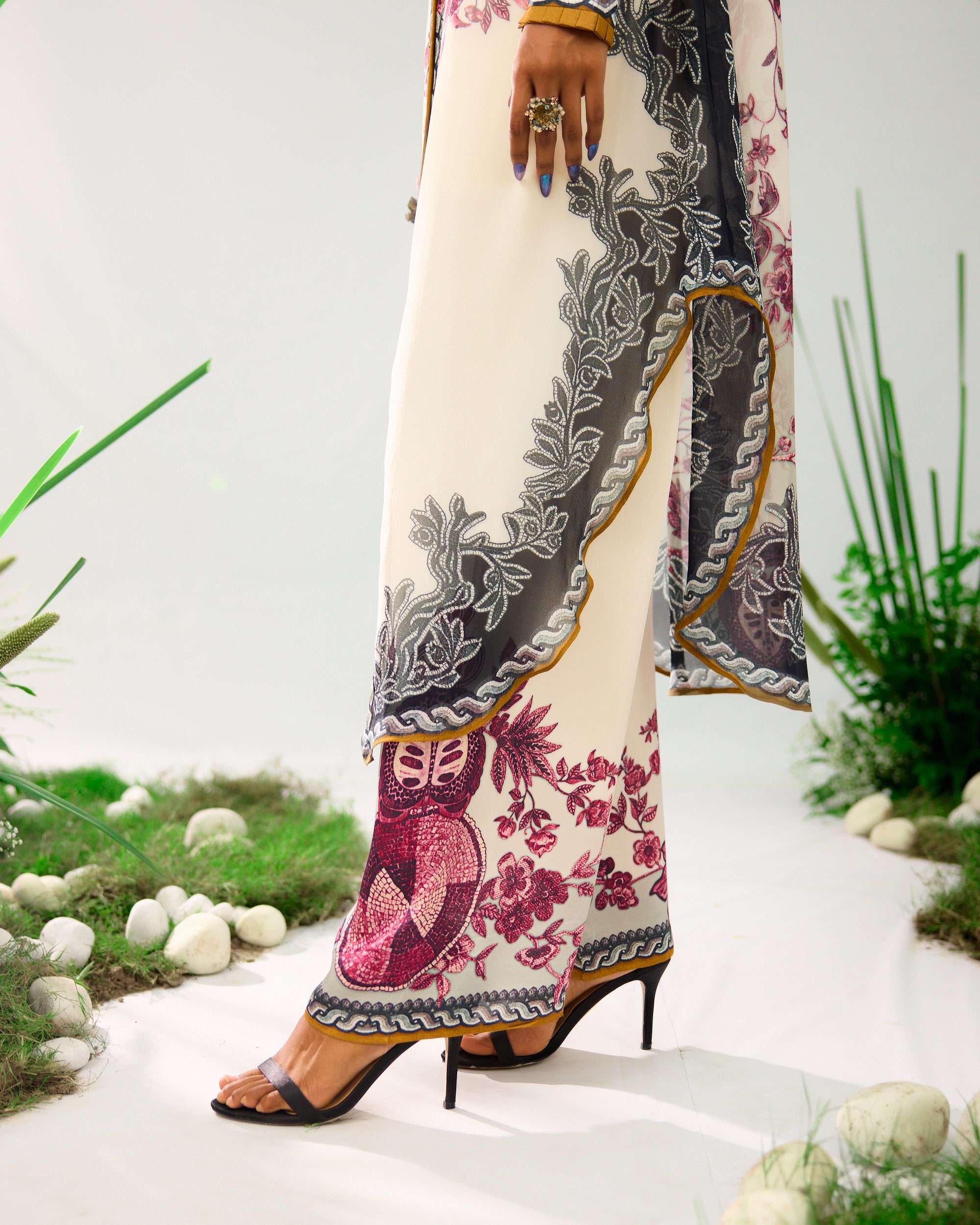 Florence : Bella - White/Raspberry