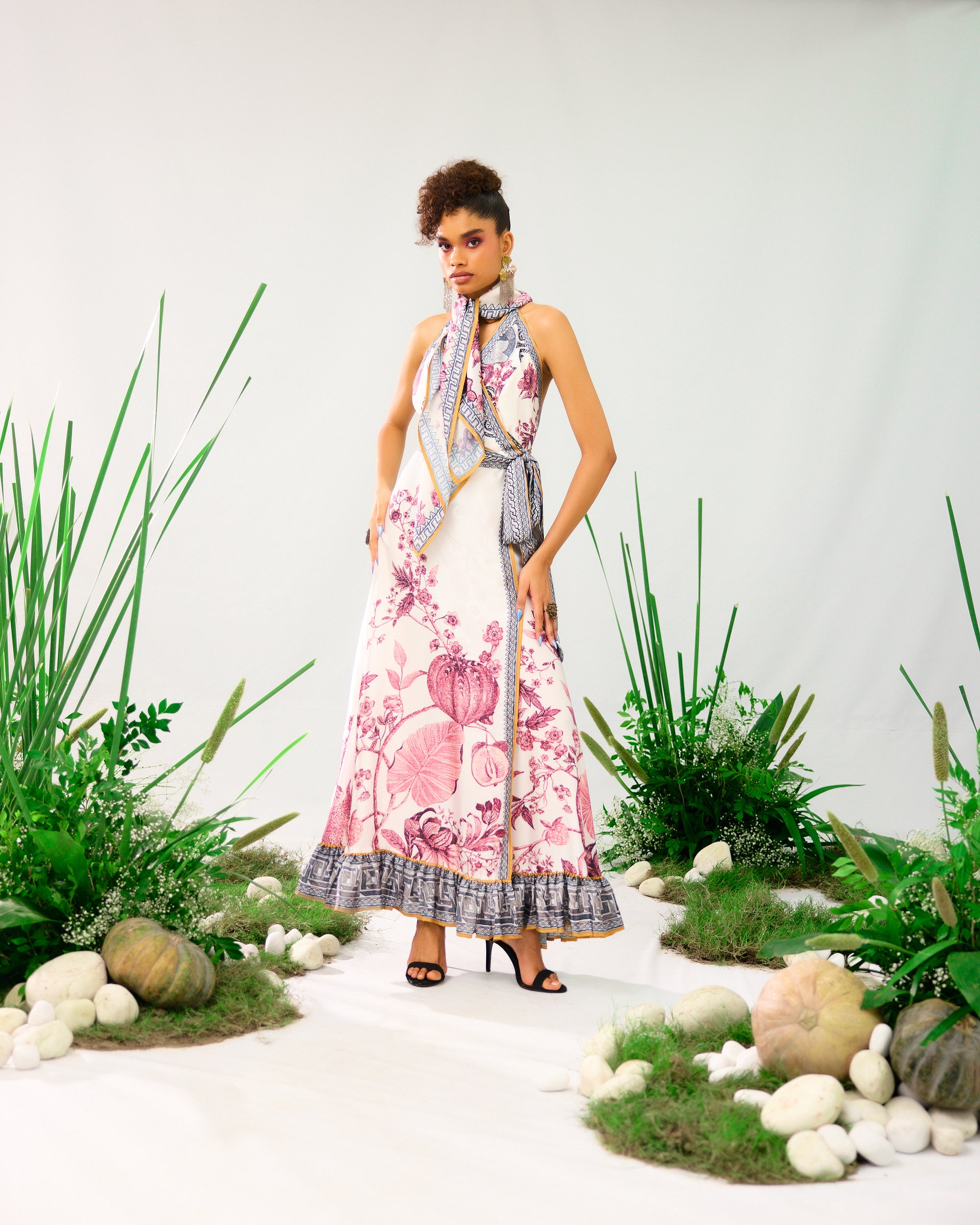 Florence : Barkha - White/Raspberry