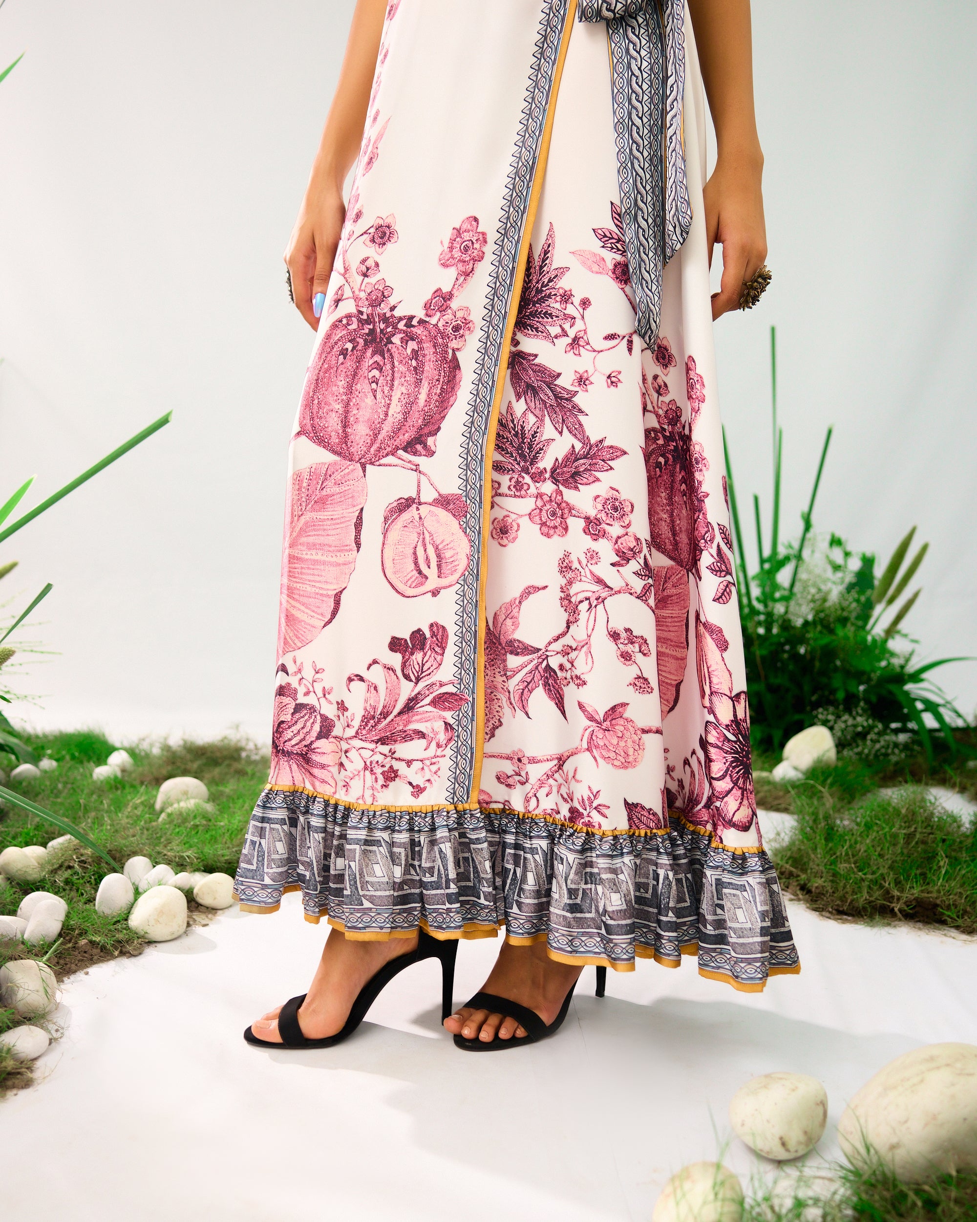 Florence : Barkha - White/Raspberry