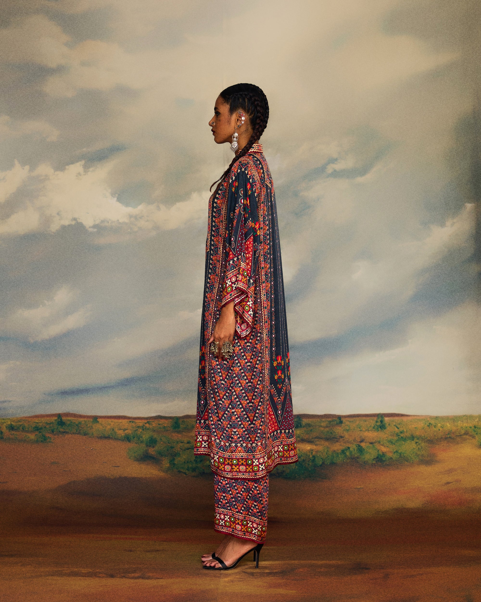 Kutch : Gayatri - Charcoal