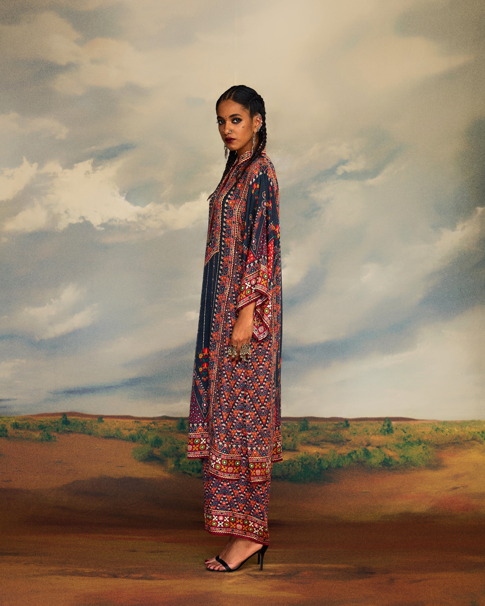 Kutch : Gayatri - Charcoal