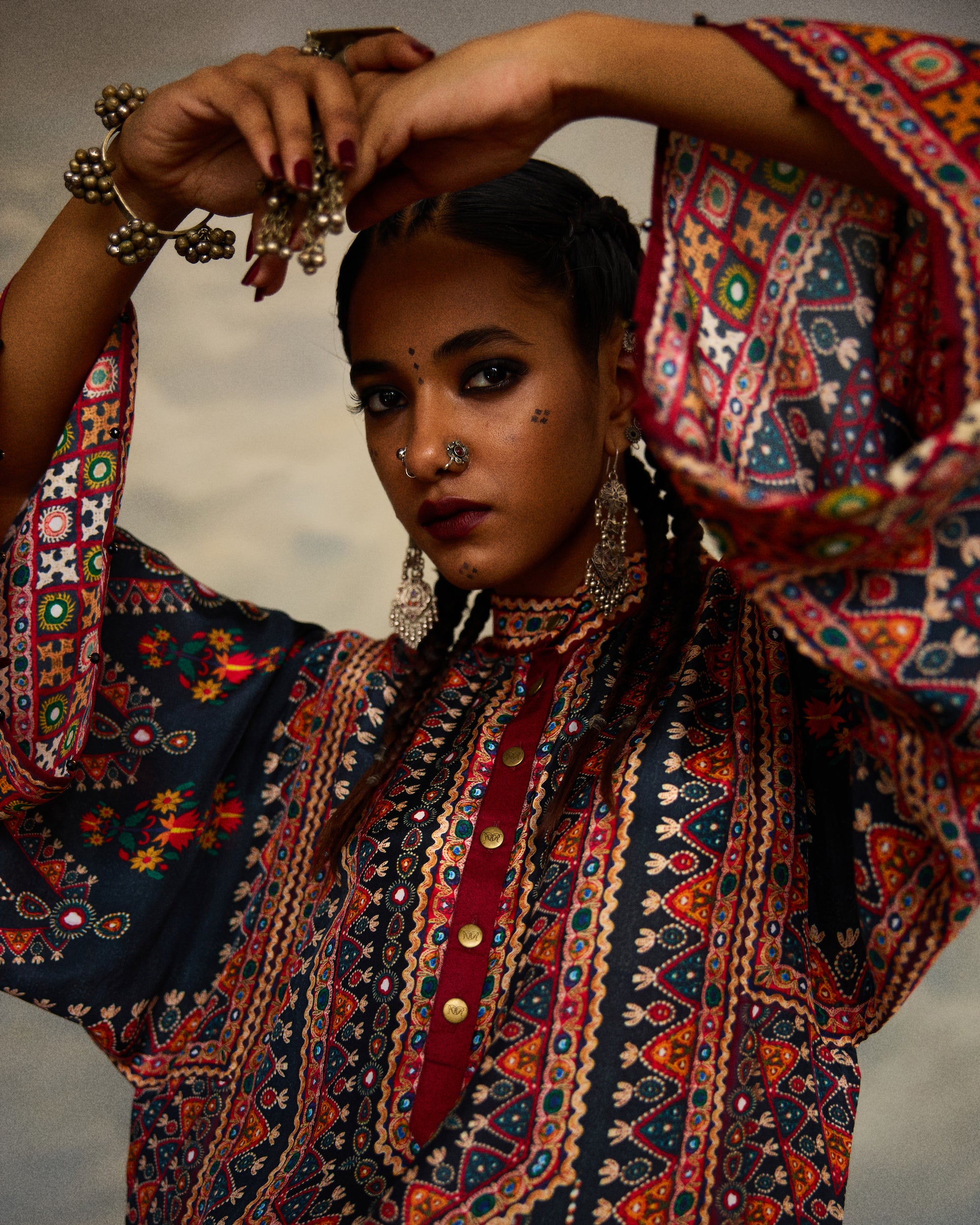 Kutch : Gayatri - Charcoal