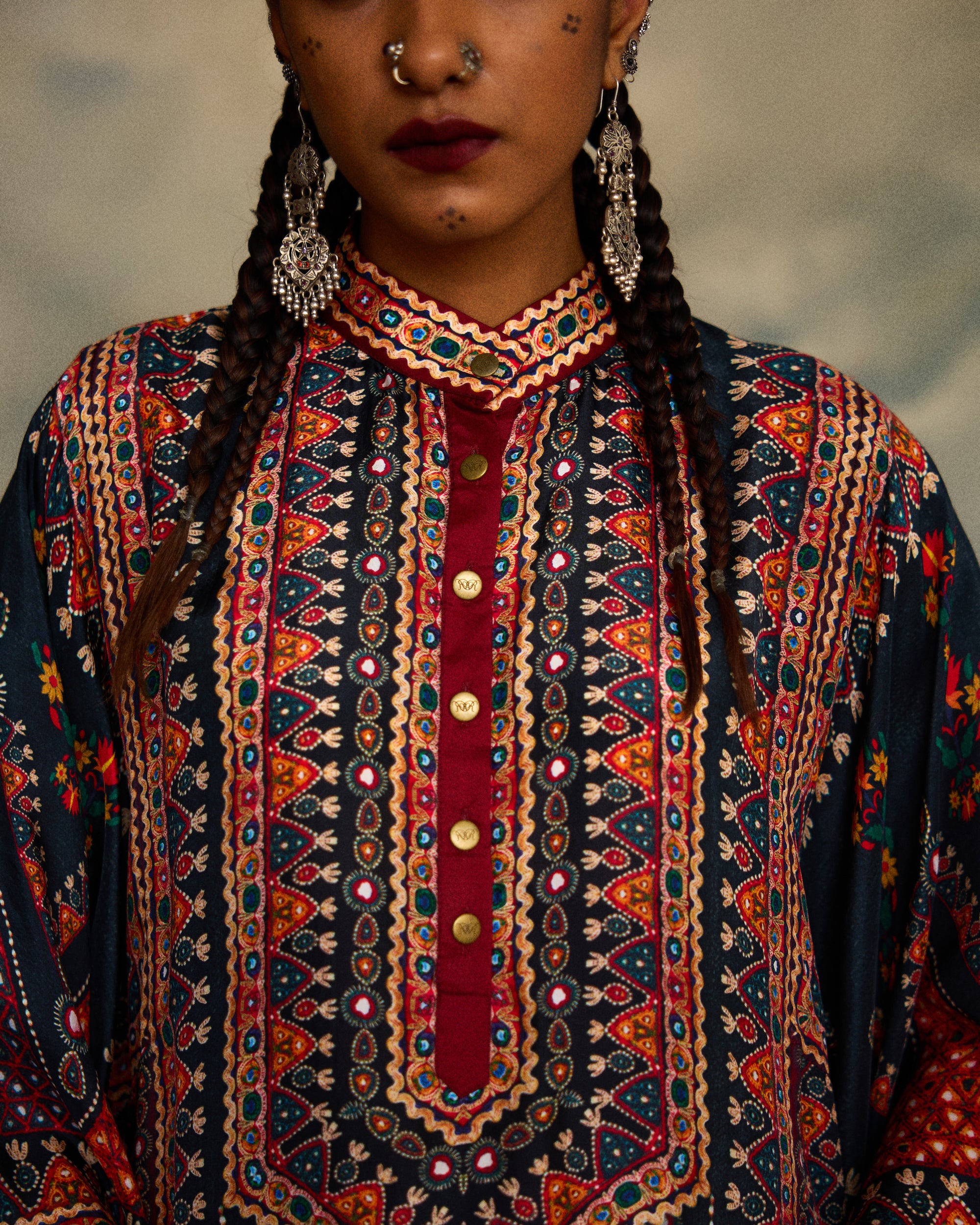 Kutch : Gayatri - Charcoal