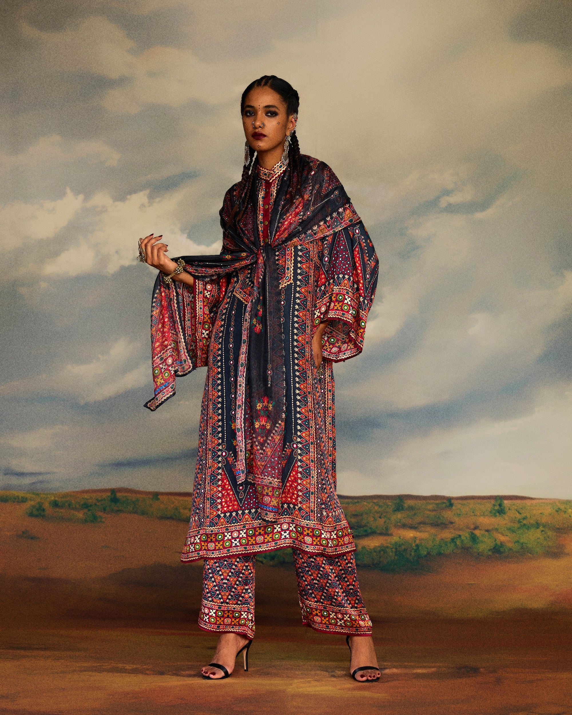 Kutch : Gayatri - Charcoal