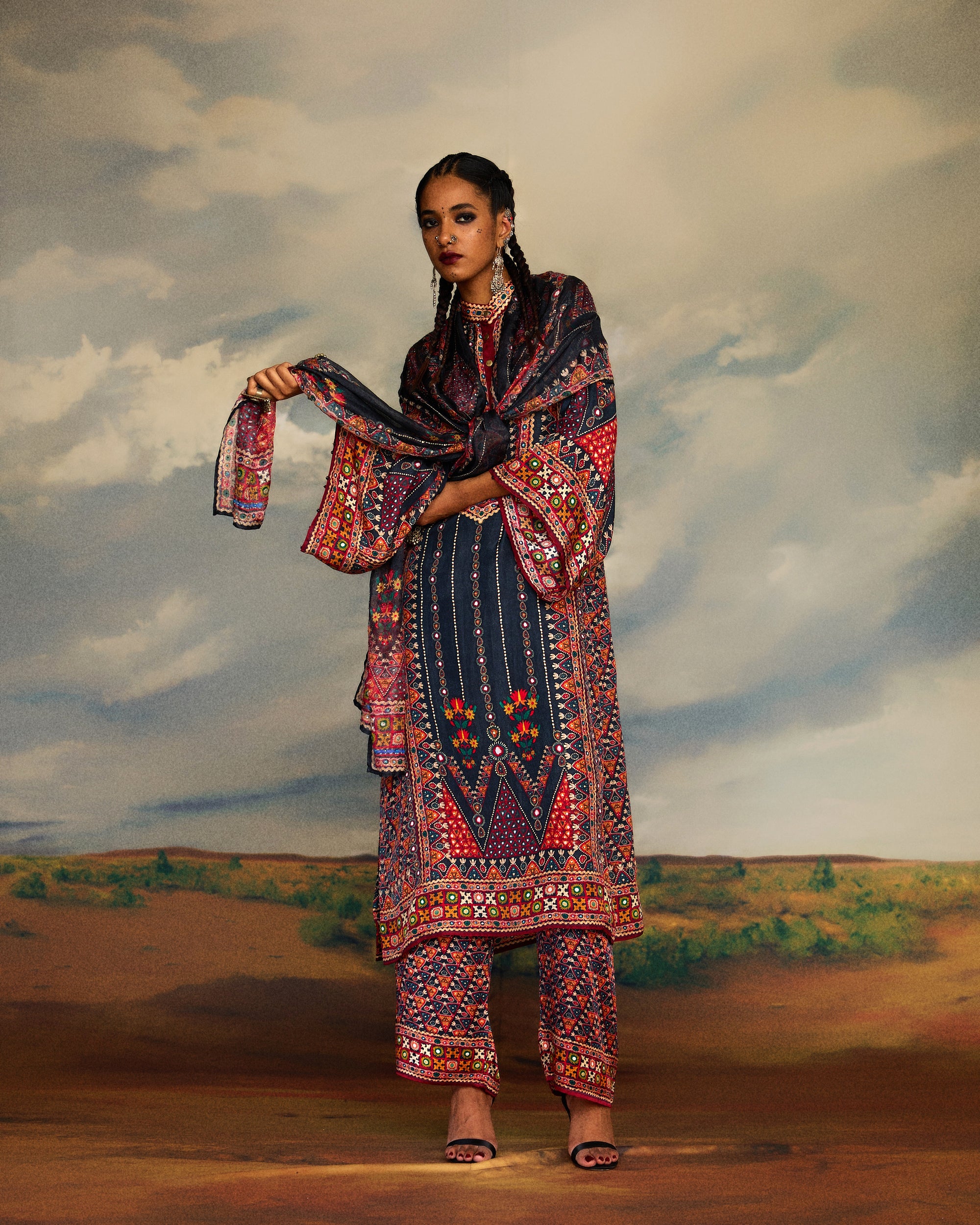Kutch : Gayatri - Charcoal