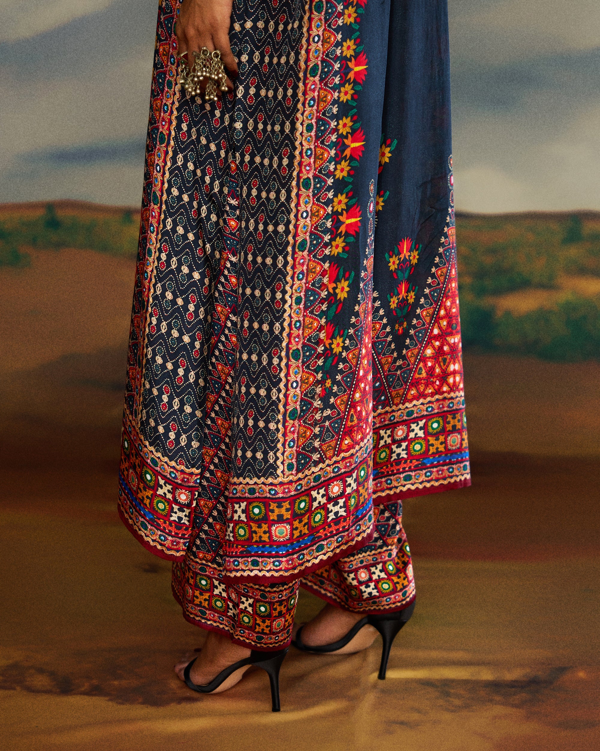Kutch : Banera - Charcoal