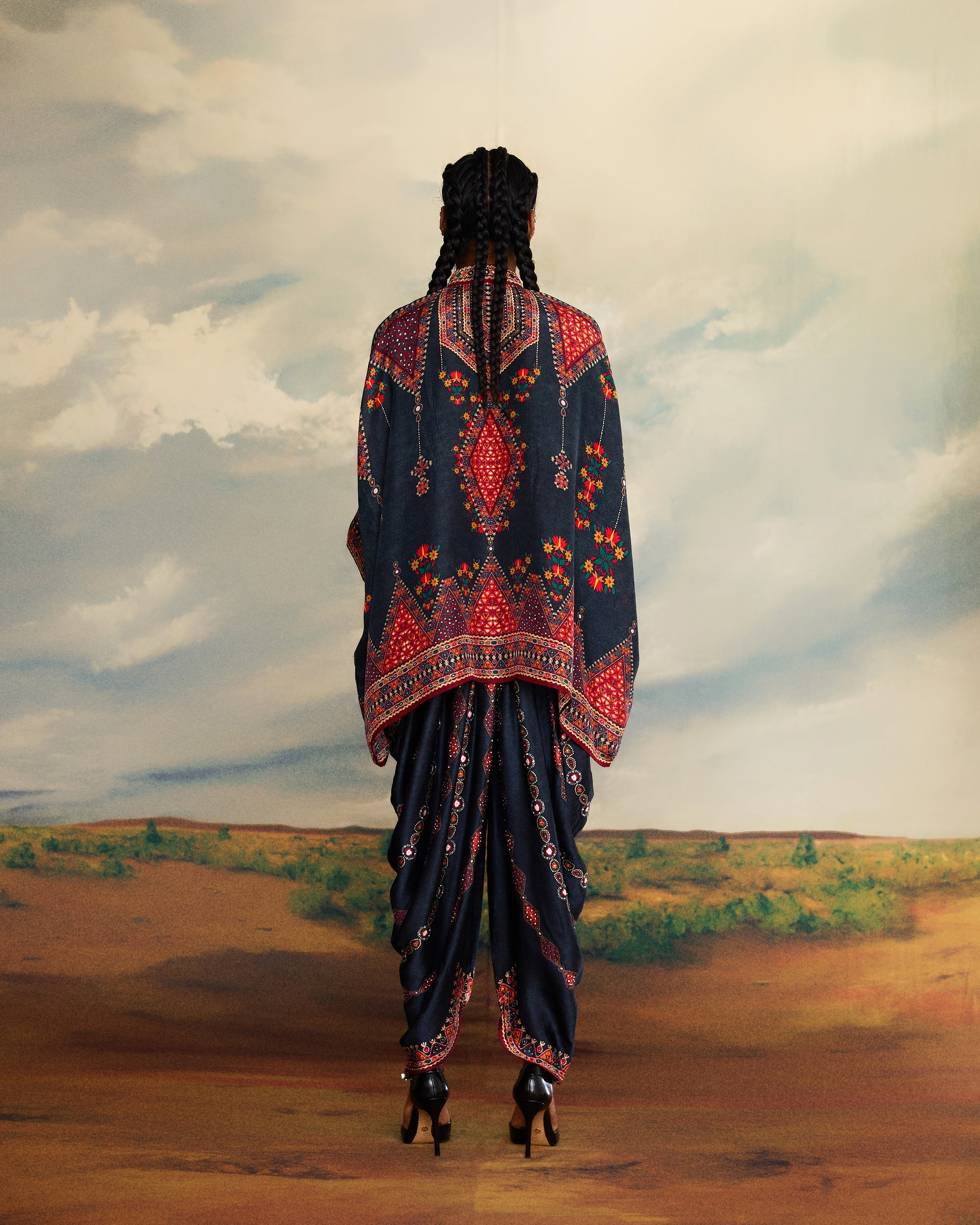 Kutch : Chanel/Afghan (emb) - Charcoal