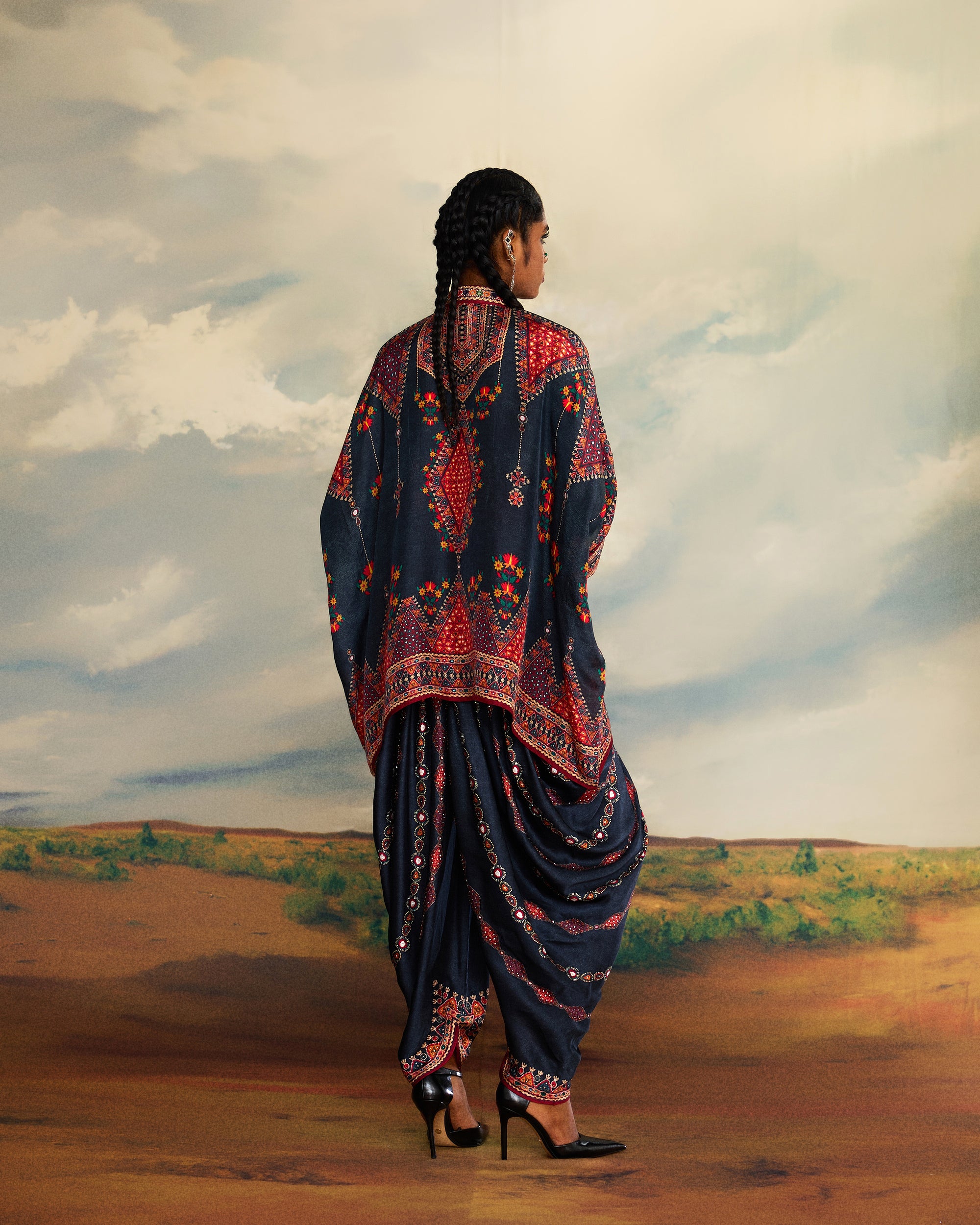 Kutch : Chanel/Afghan (emb) - Charcoal