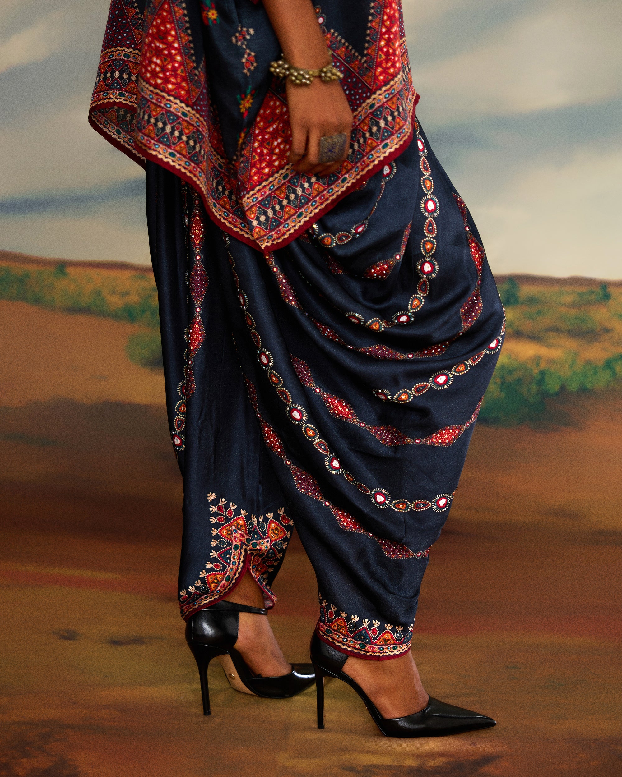 Kutch : Chanel/Afghan (emb) - Charcoal