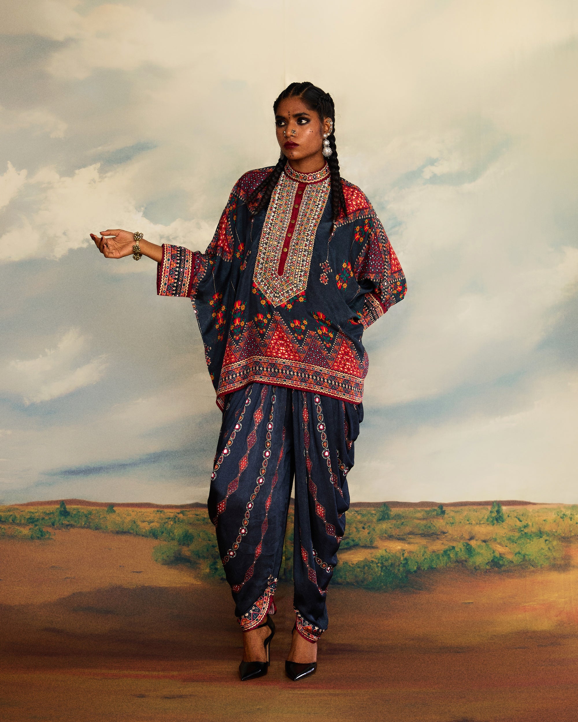 Kutch : Chanel/Afghan (emb) - Charcoal