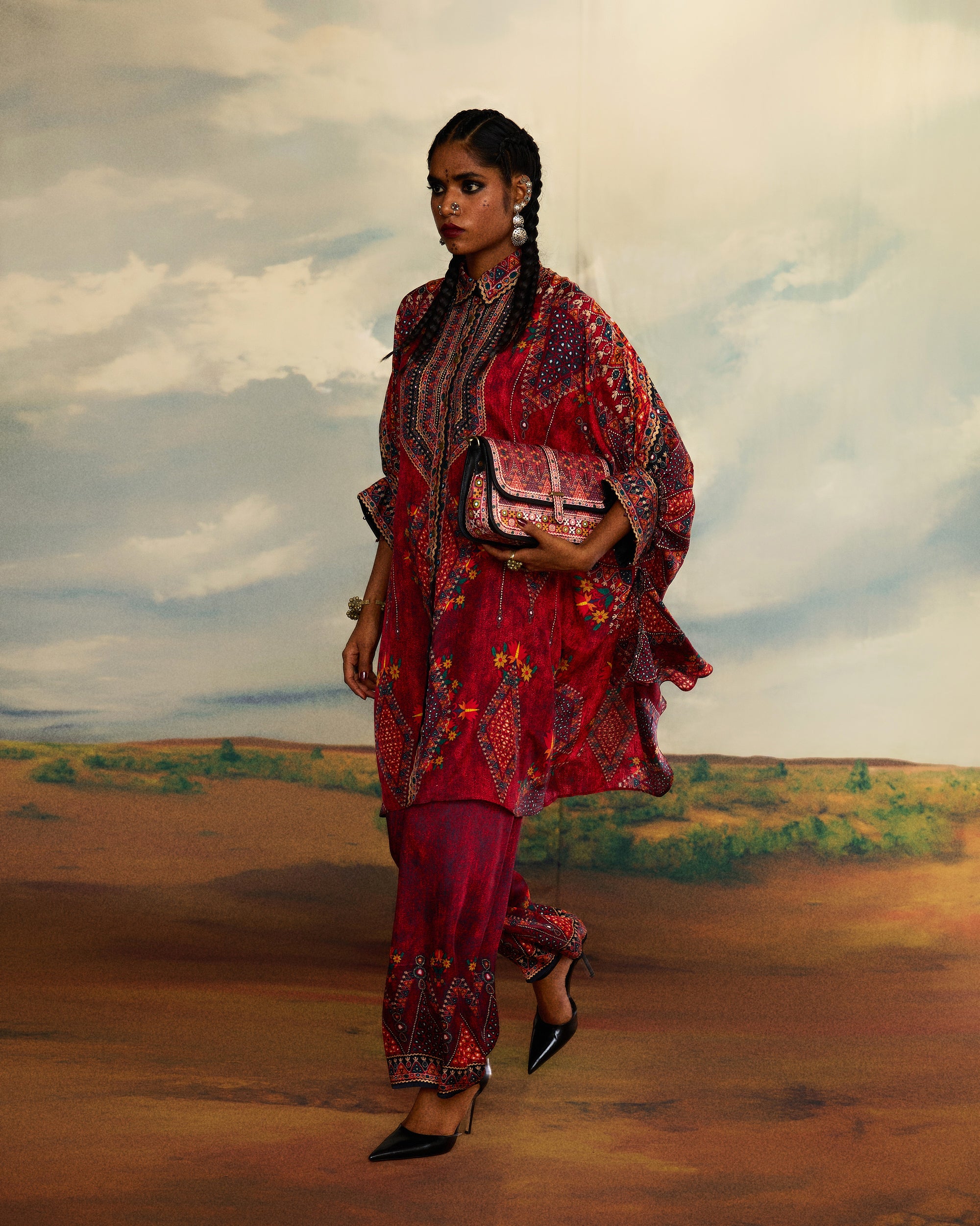 Kutch : Kamara - Red