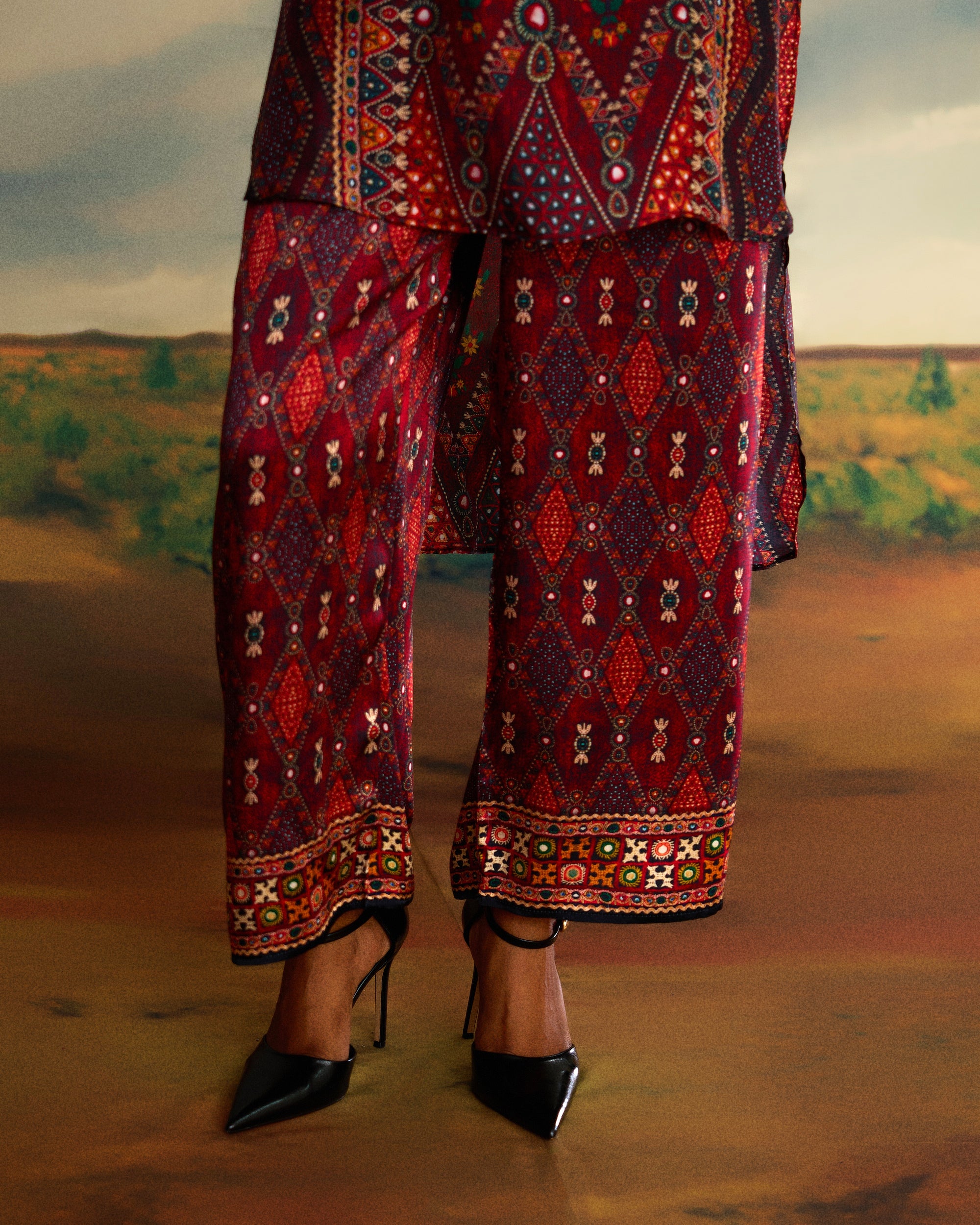 Kutch : Baaka - Red