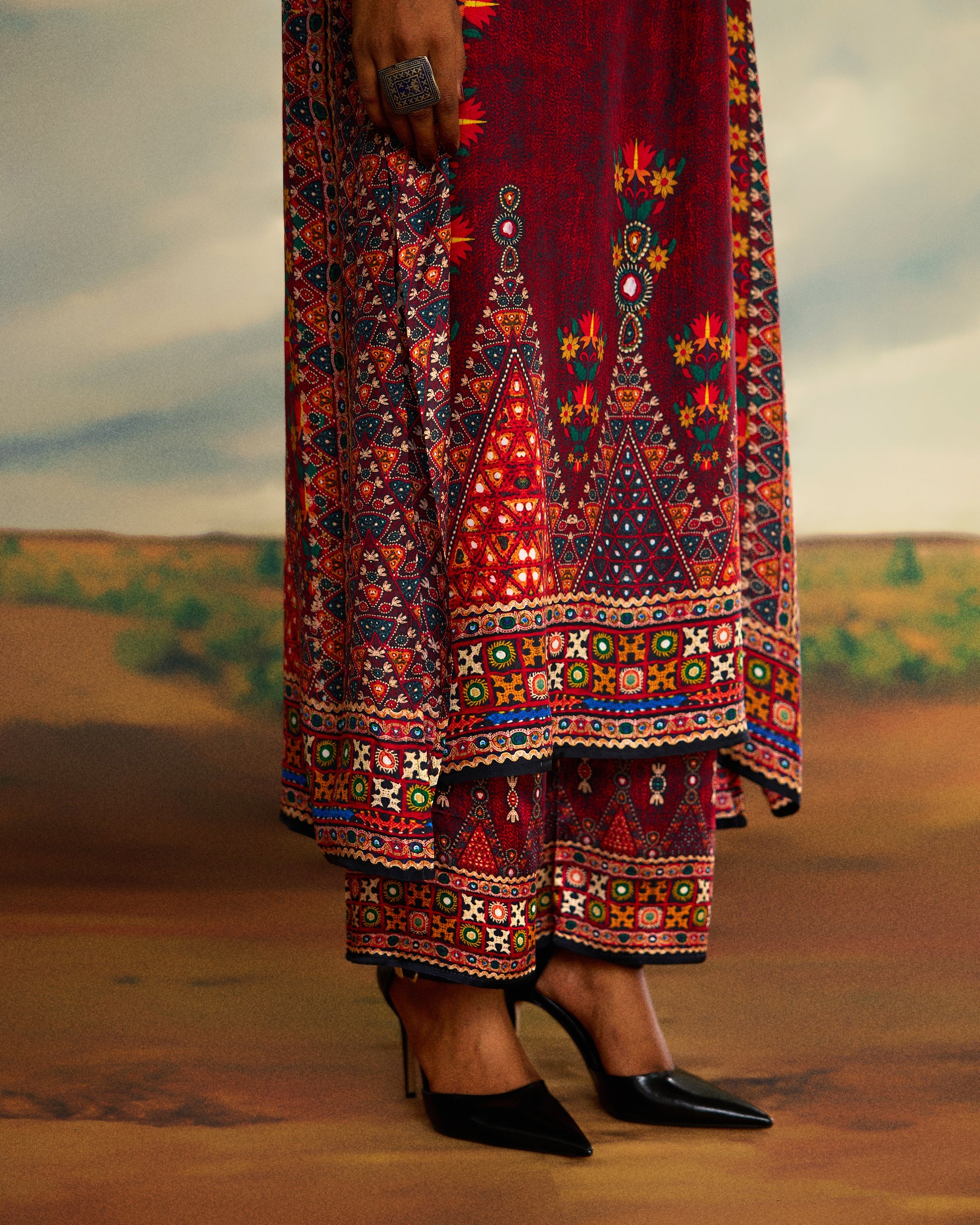 Kutch : Banera - Red