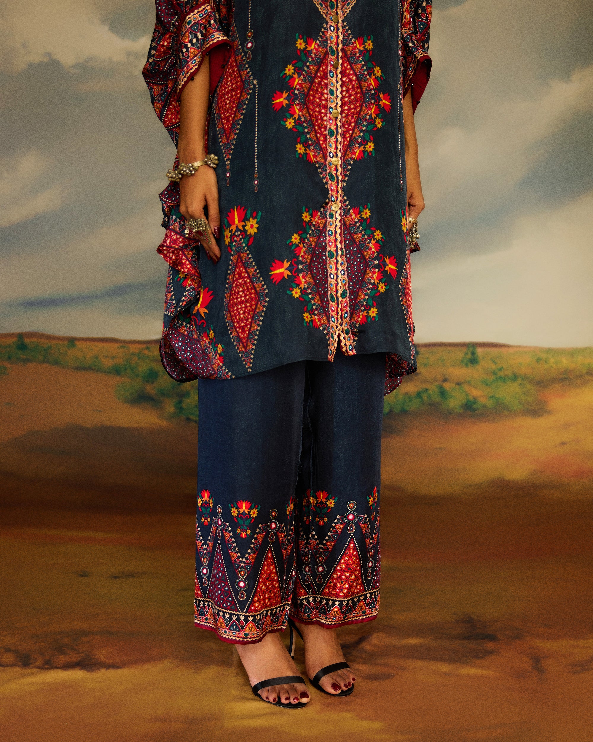Kutch : Kamara - Charcoal