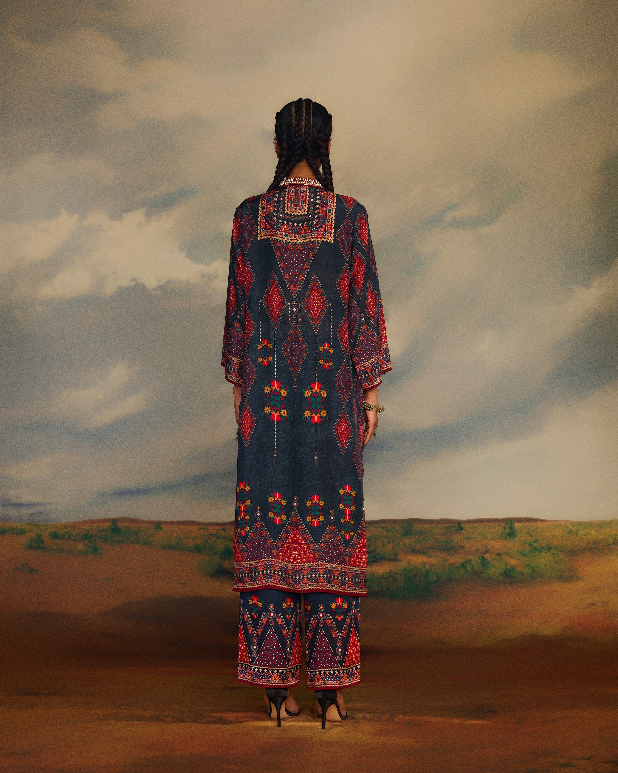 Kutch : Champa - Charcoal