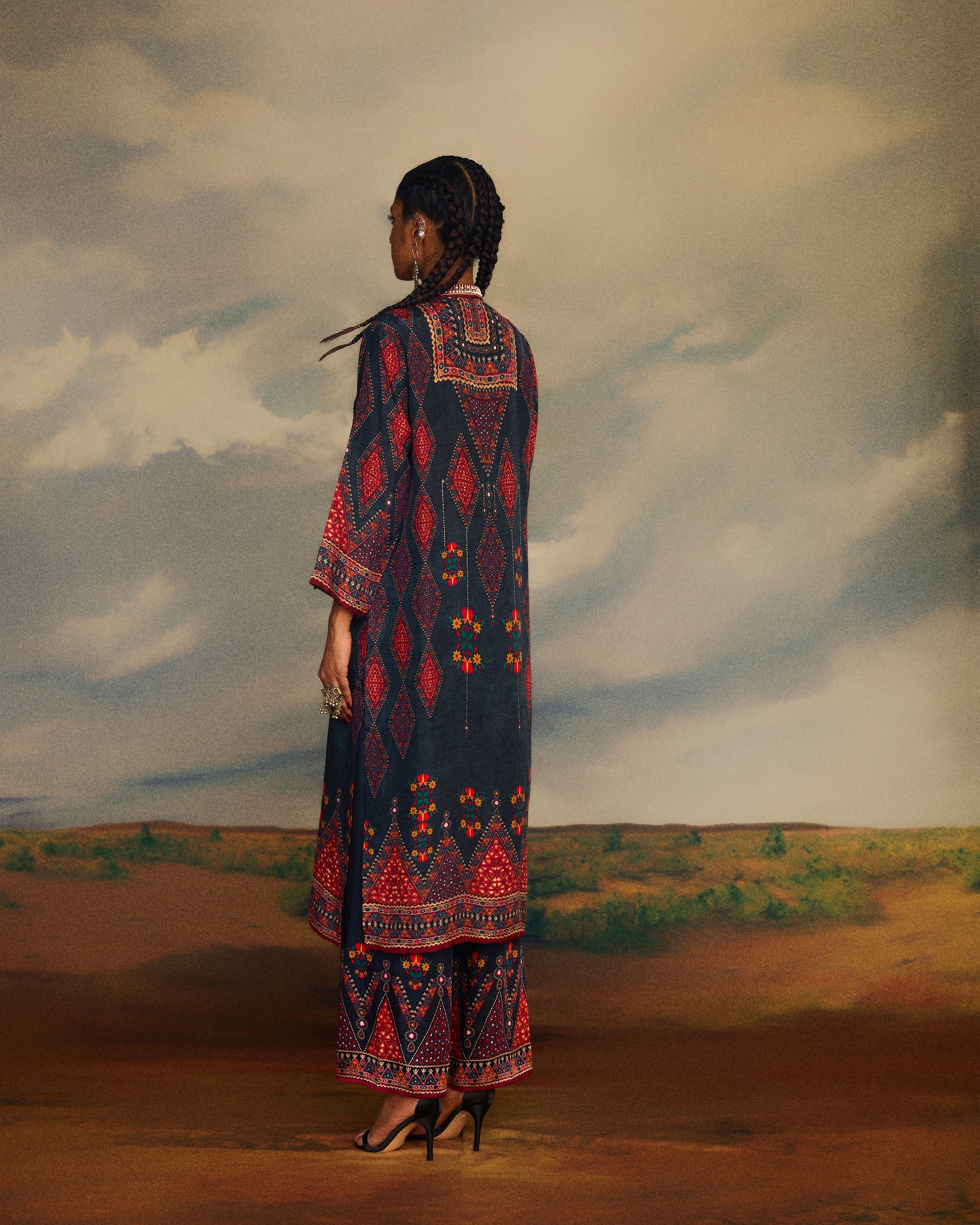 Kutch : Champa - Charcoal